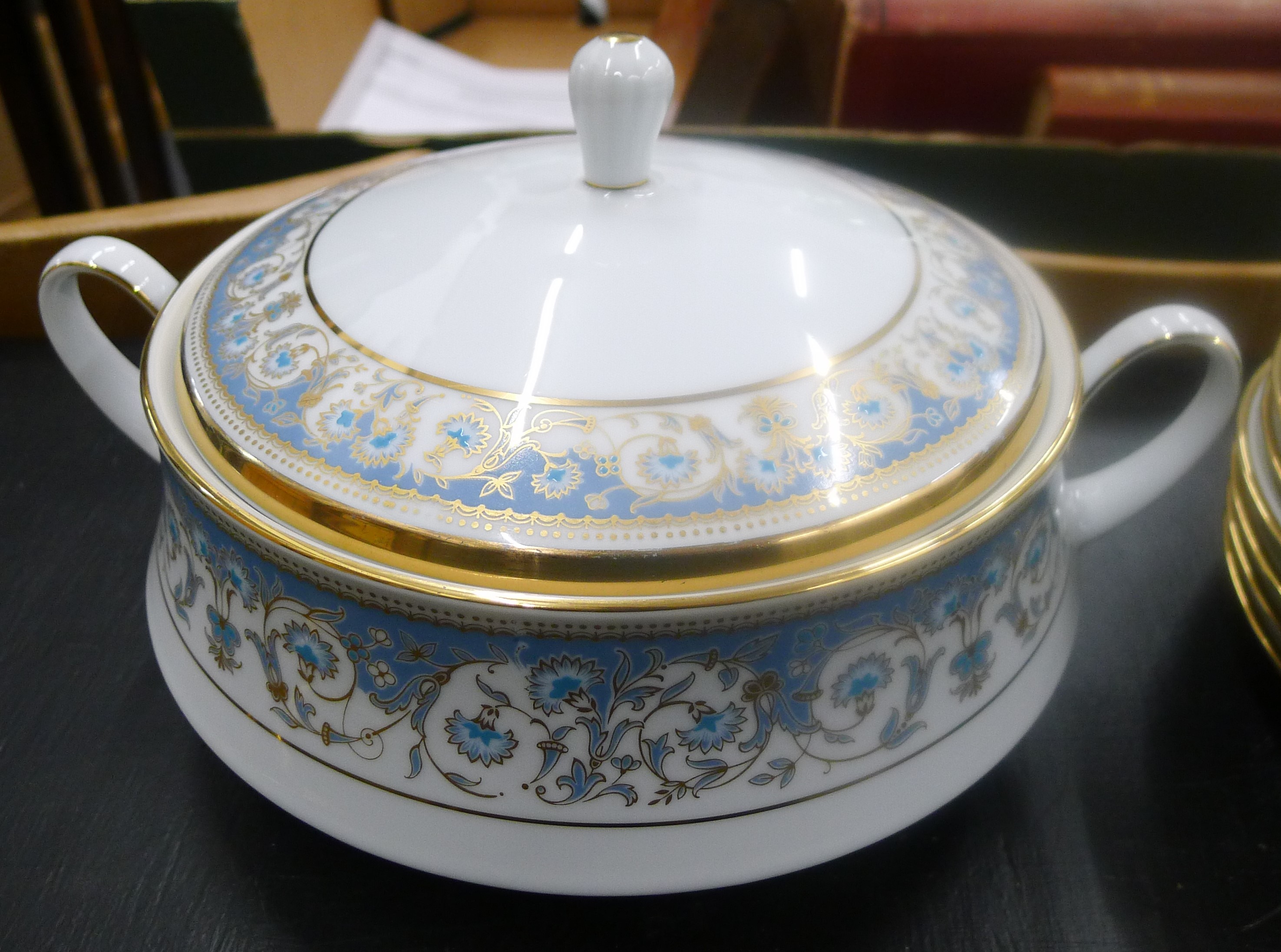 A Noritake dinner service. - Bild 10 aus 25