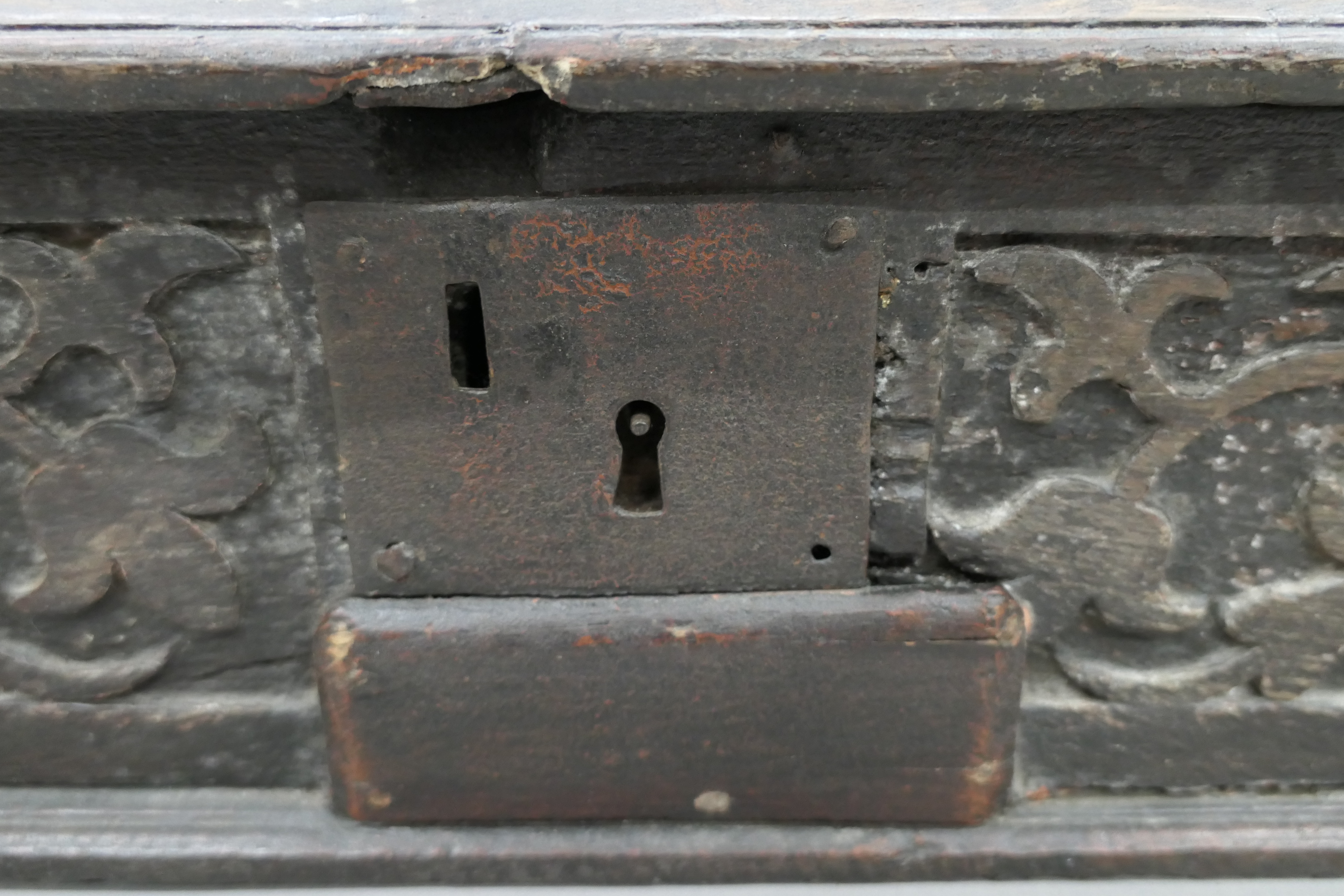 A 17th century oak bible box. 69 cm wide. - Image 8 of 11