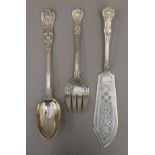 A set of three large silver servers. 527.8 grammes.