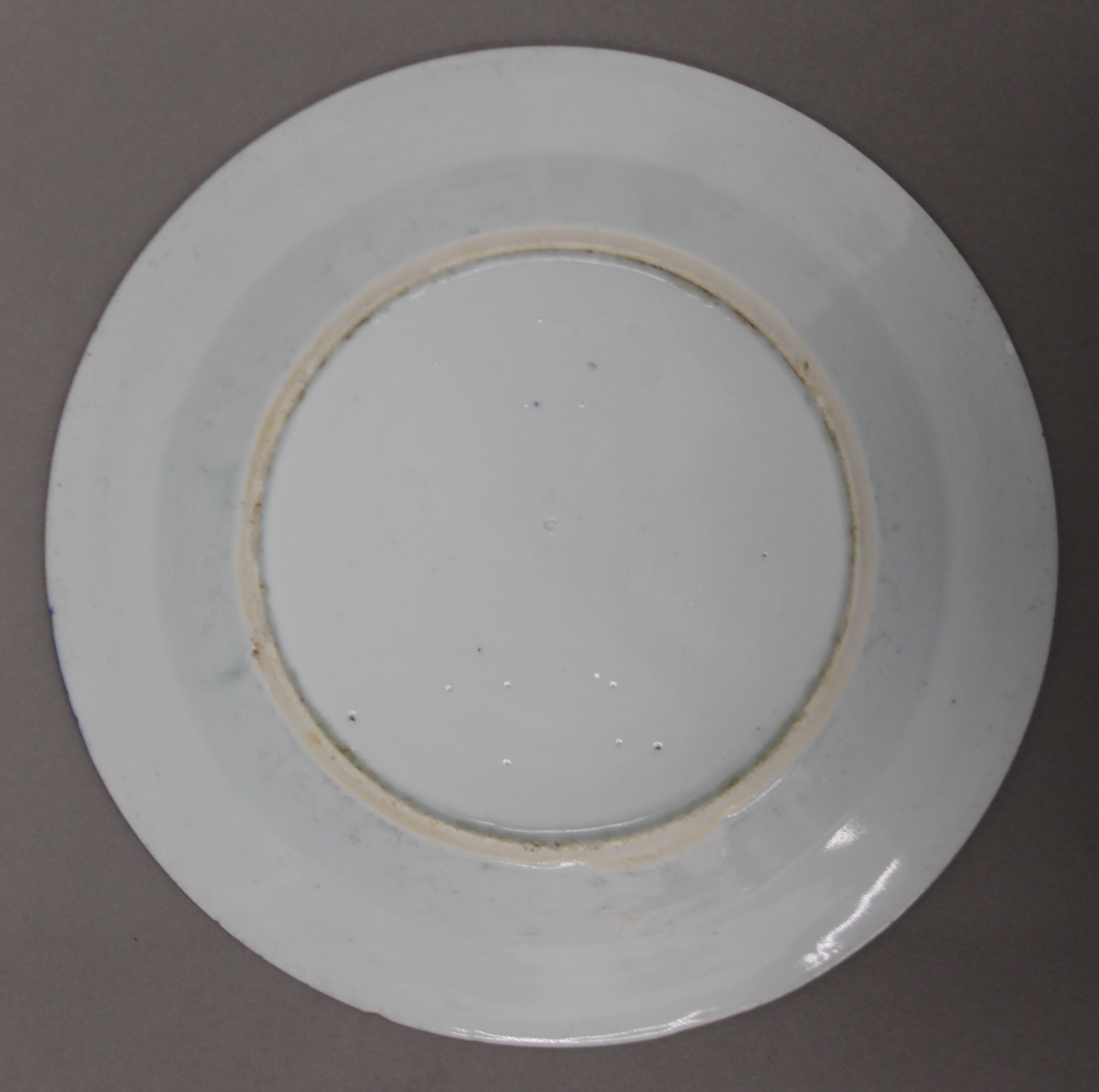 Four 18th century Chinese blue and white porcelain plates. Each approximately 21.5 cm diameter. - Image 4 of 4