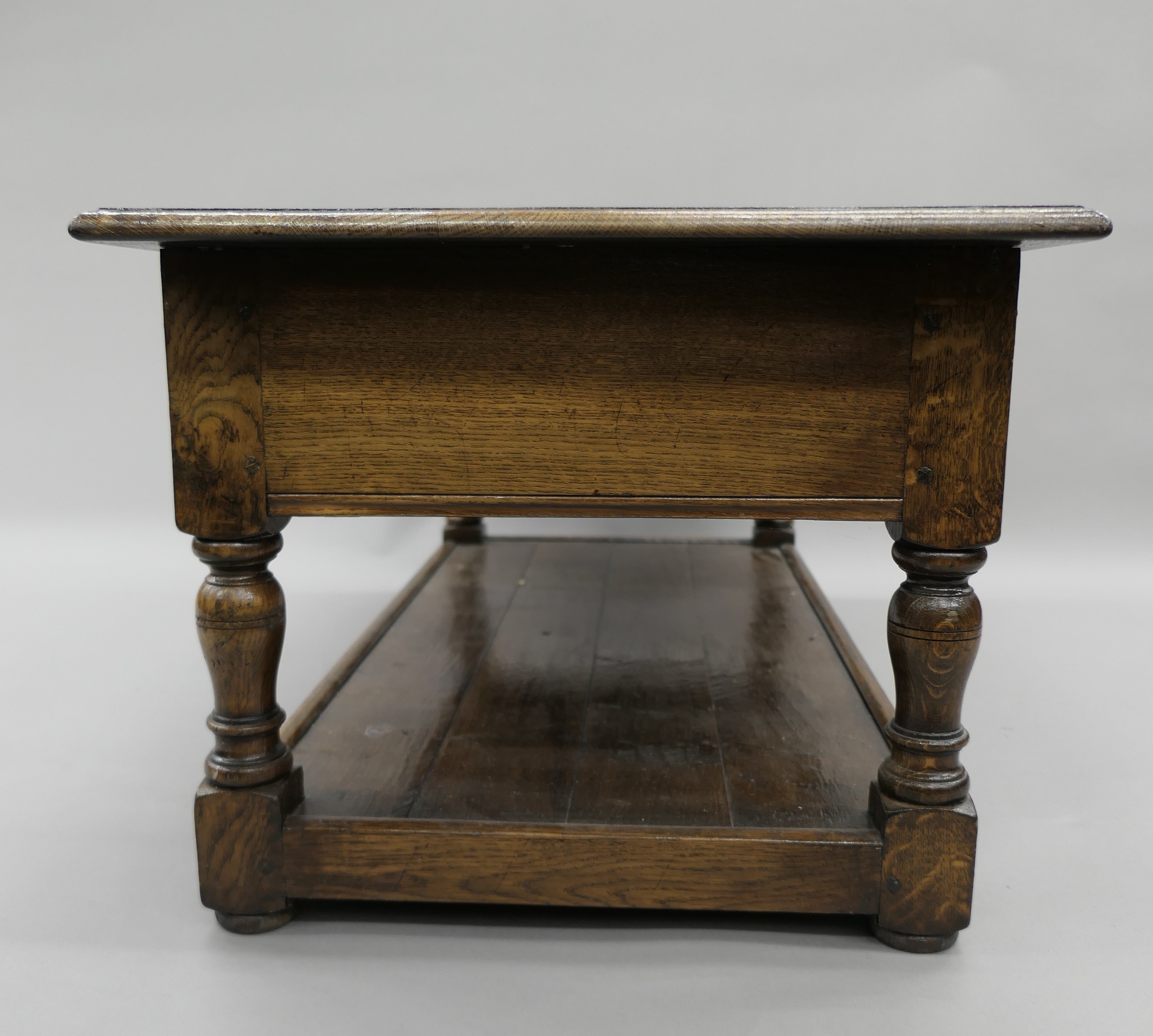 A modern oak two-drawer coffee table. 112 cm long, 55 cm deep, 46 cm high. - Image 6 of 7