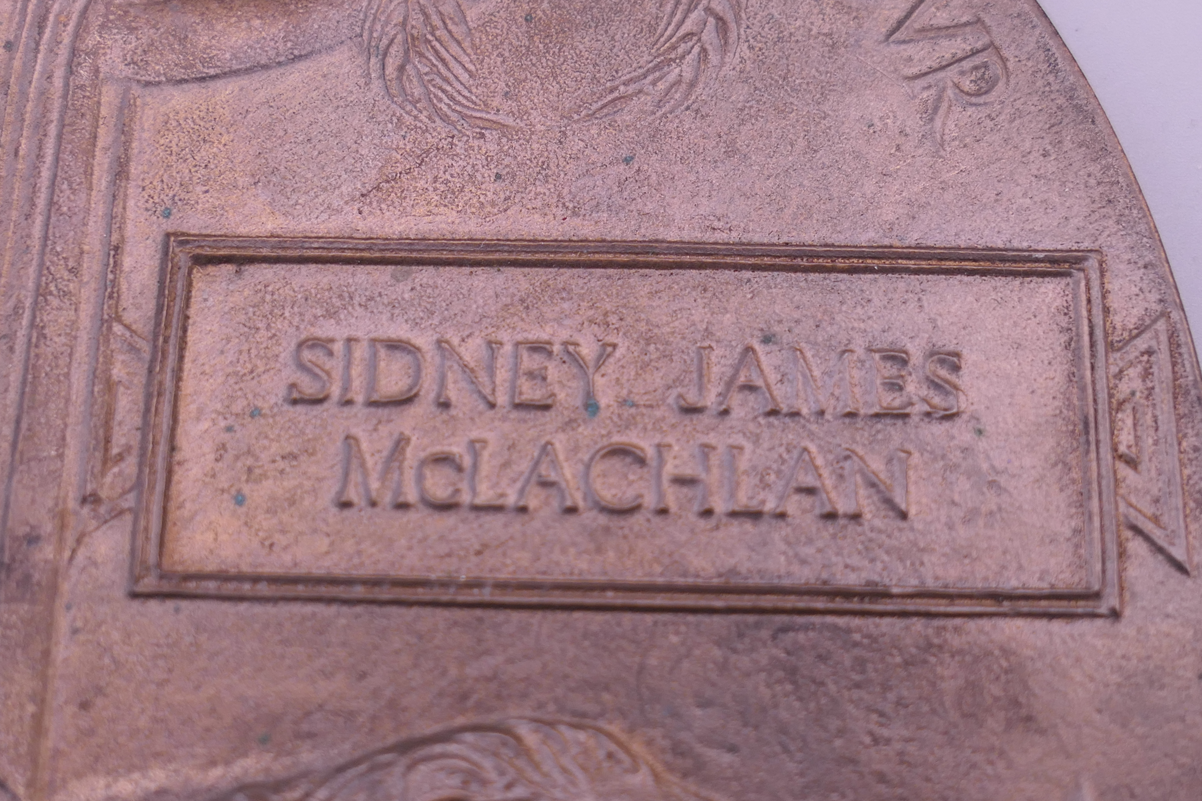 A Canadian WWI memorial death plaque for Sidney James McLachlan. 12 cm diameter. - Image 3 of 6