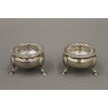 A pair of Georgian silver salts. 6.5 cm diameter. 160.4 grammes.