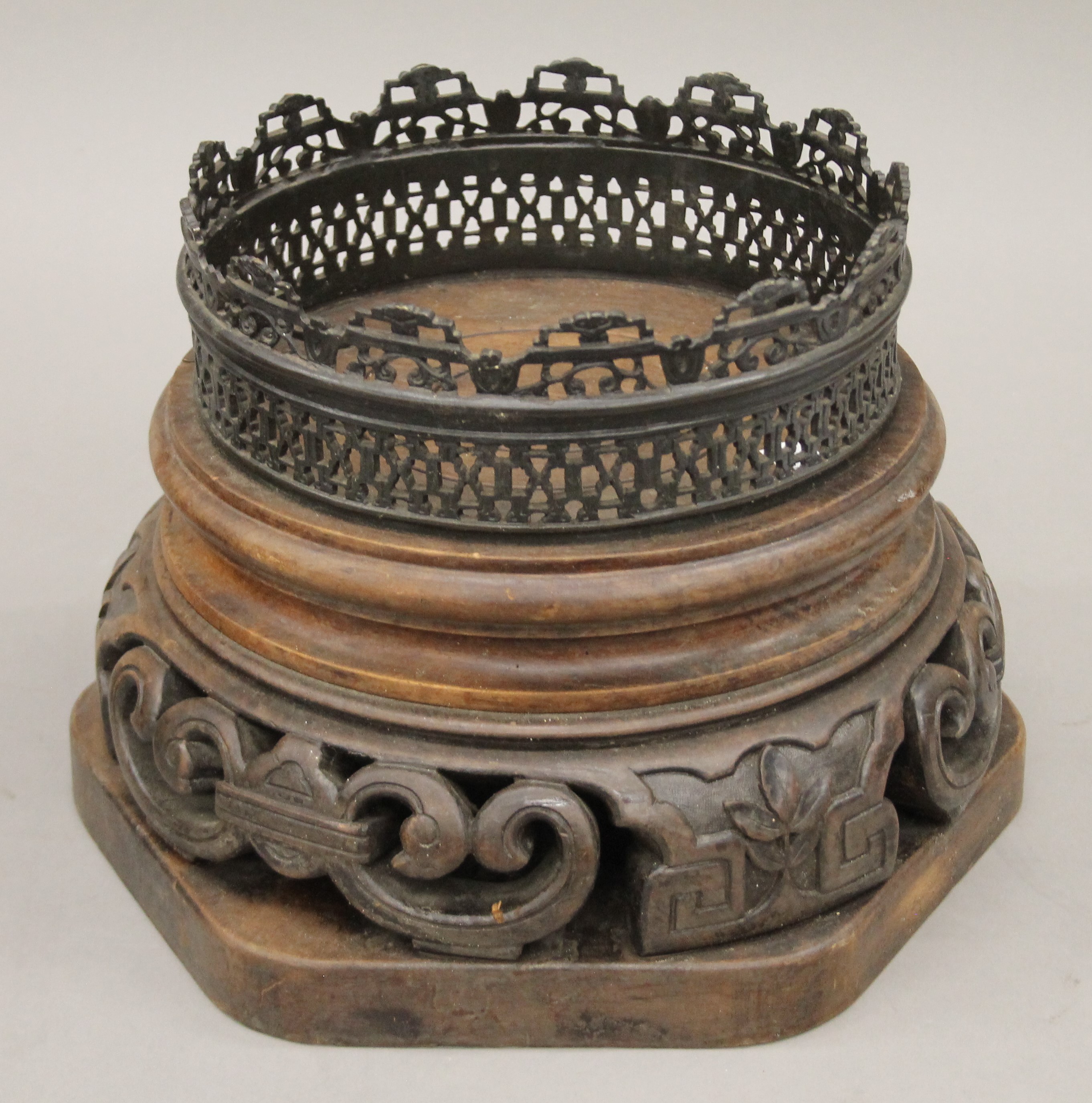 A pair of large Chinese wooden and bronze stands. 28 cm diameter. - Image 2 of 4