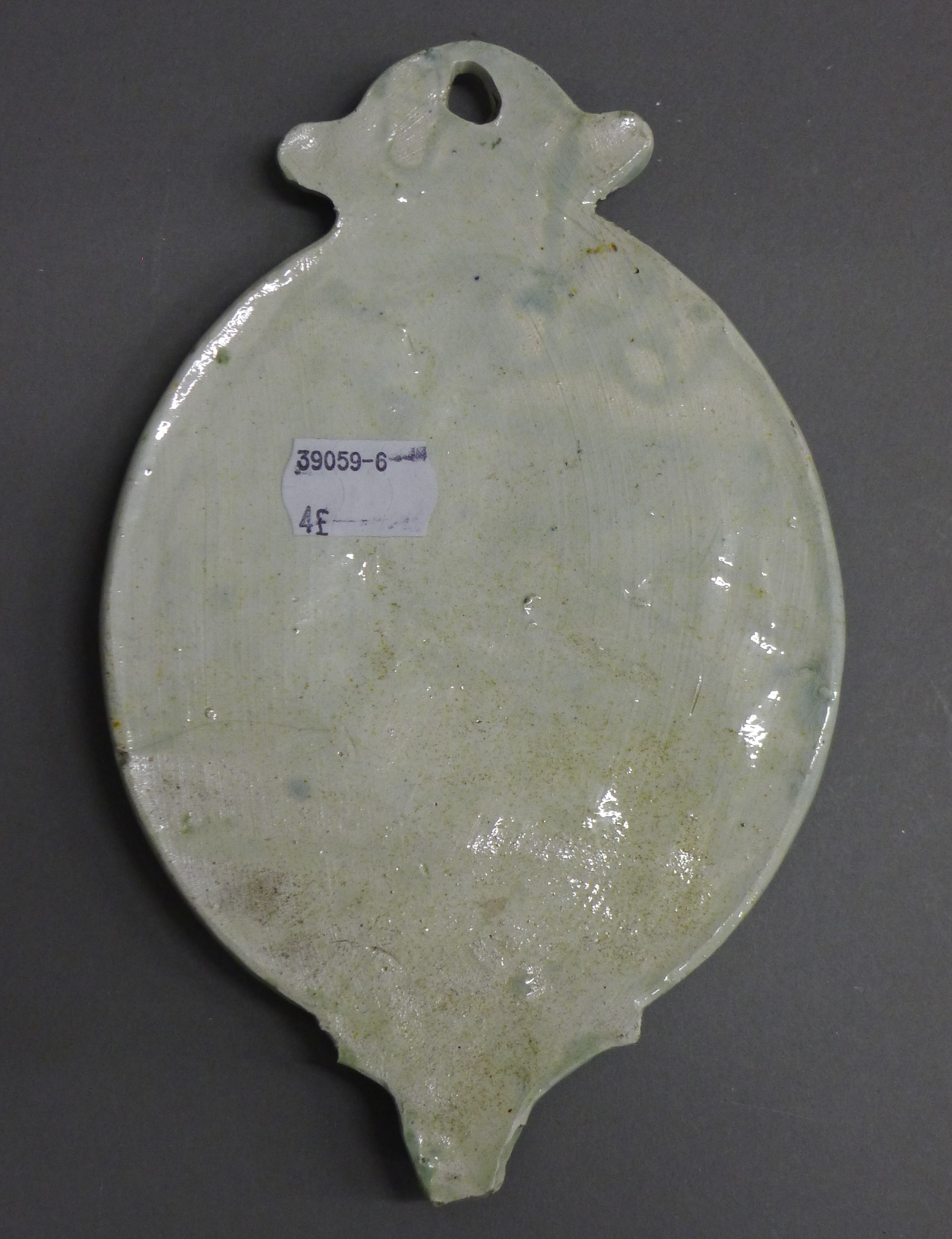 Two 19th century Prattware plaques. The largest 19.5 cm high. - Image 3 of 5