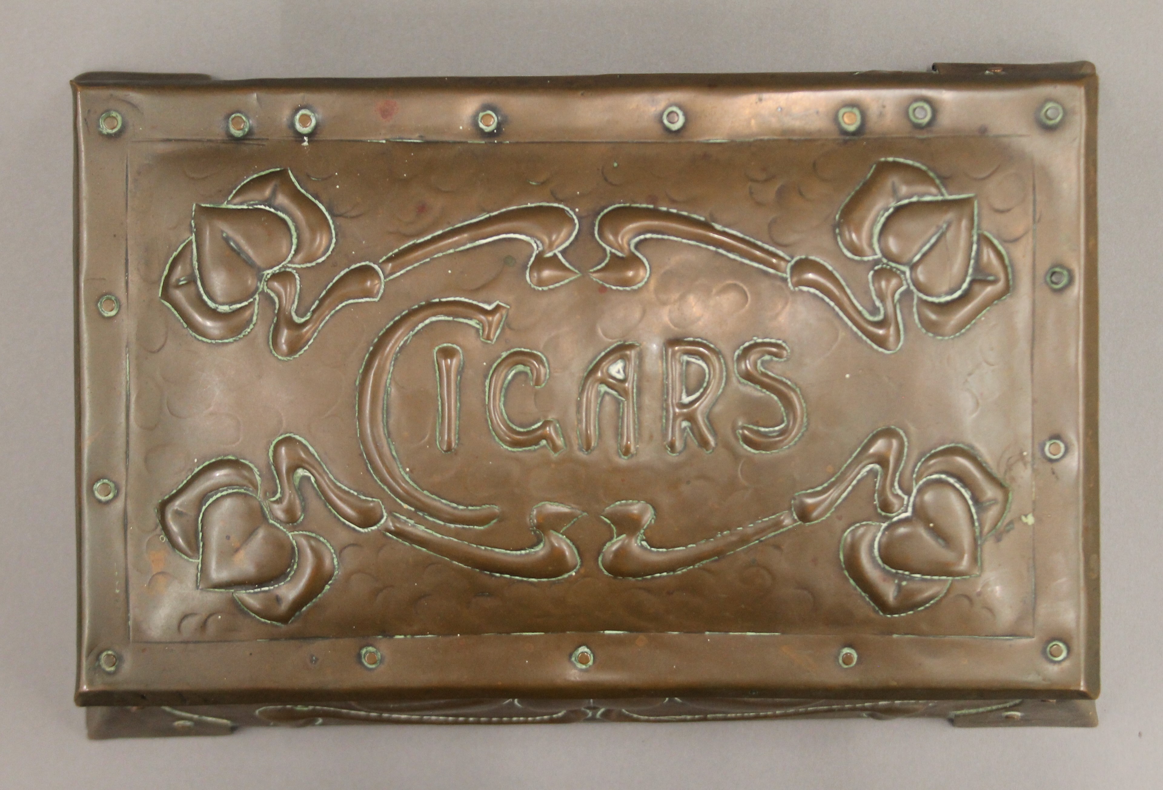 An Arts and Crafts copper cigar box. 29 cm wide. - Image 2 of 5