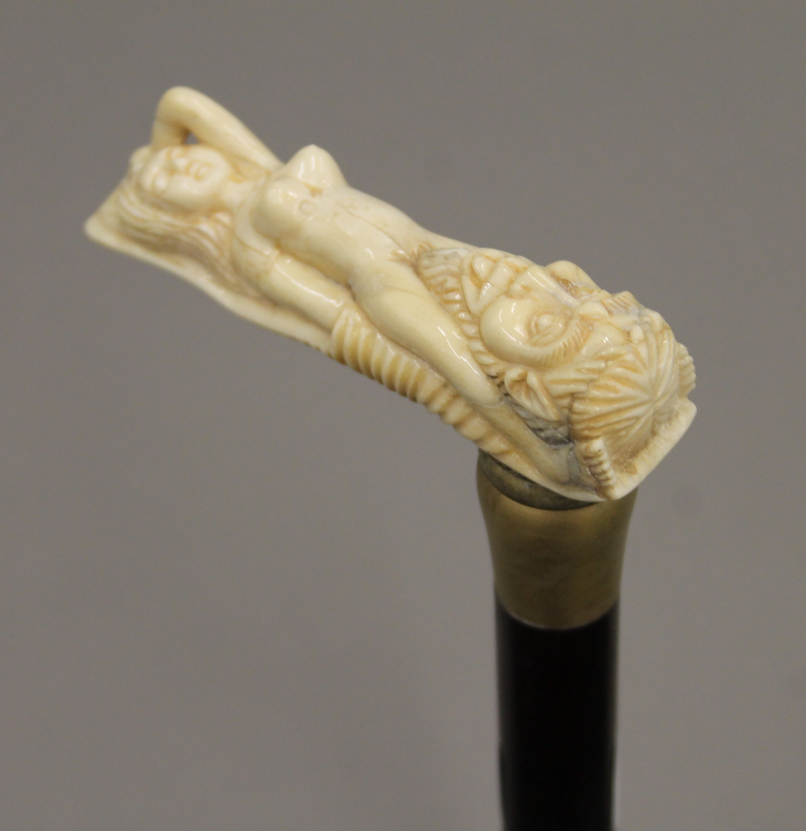 A walking stick with a carved bone handle formed as a nude. 80 cm long. - Image 4 of 4