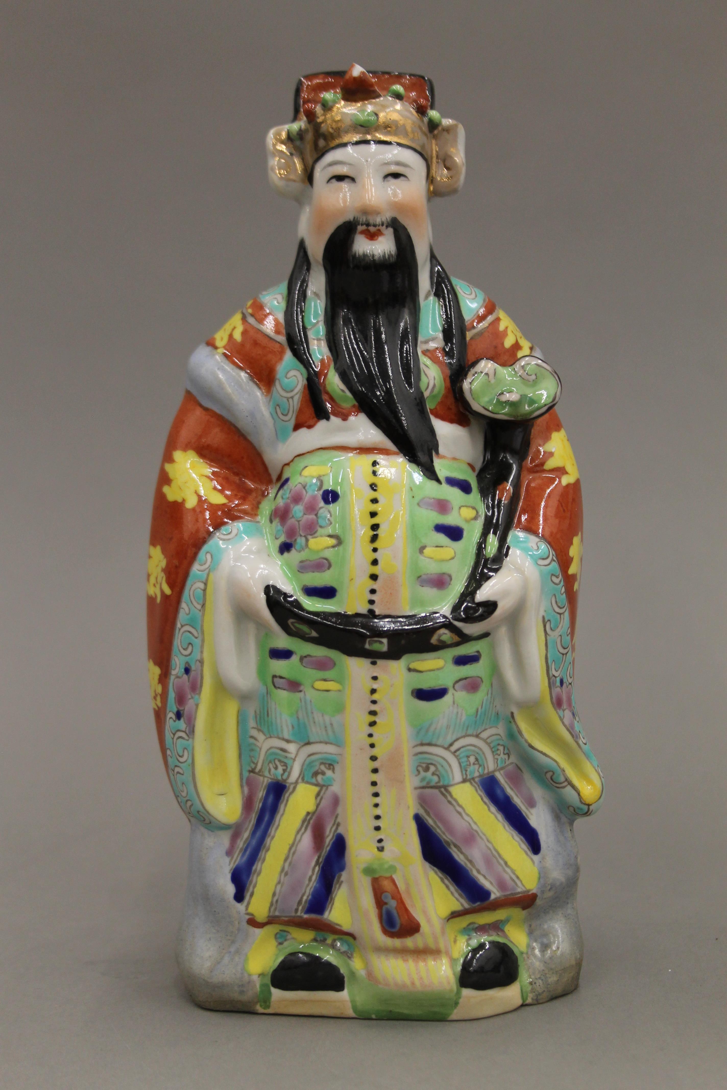 Two Chinese porcelain figures. The largest 21.5 cm high. - Image 2 of 10