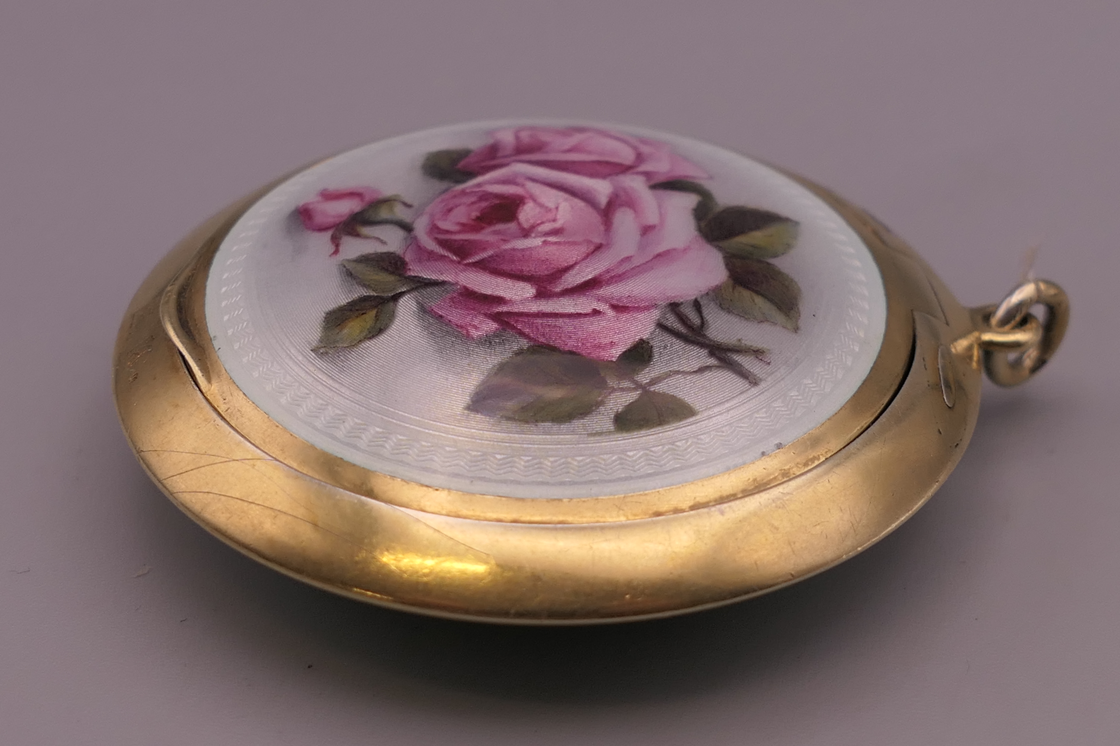 A 925 silver gilt and enamel decorated compact. 5.5 cm diameter. - Image 6 of 7