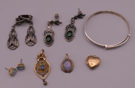 A quantity of antique and later jewellery including marcasite earrings,