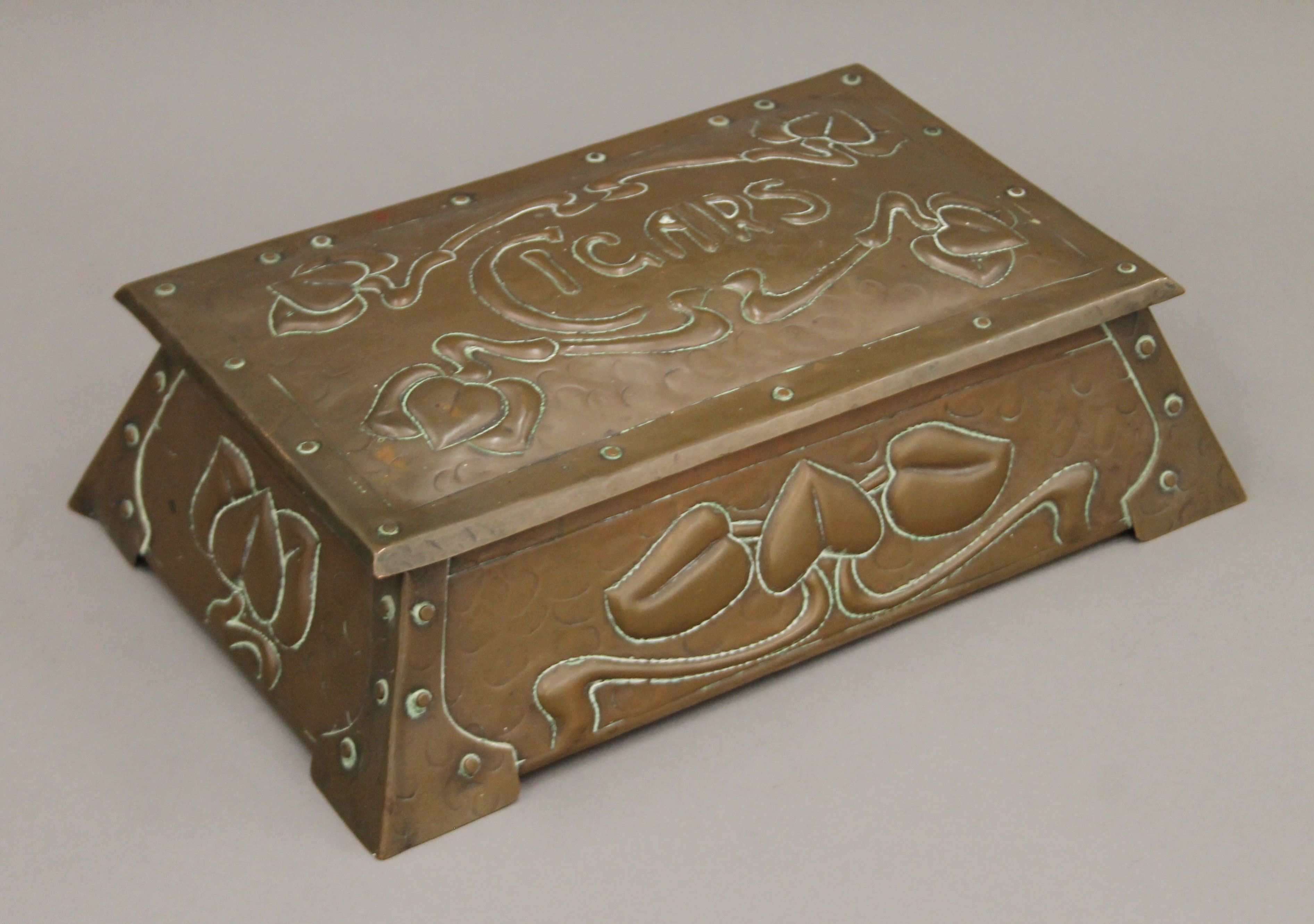 An Arts and Crafts copper cigar box. 29 cm wide. - Image 3 of 5