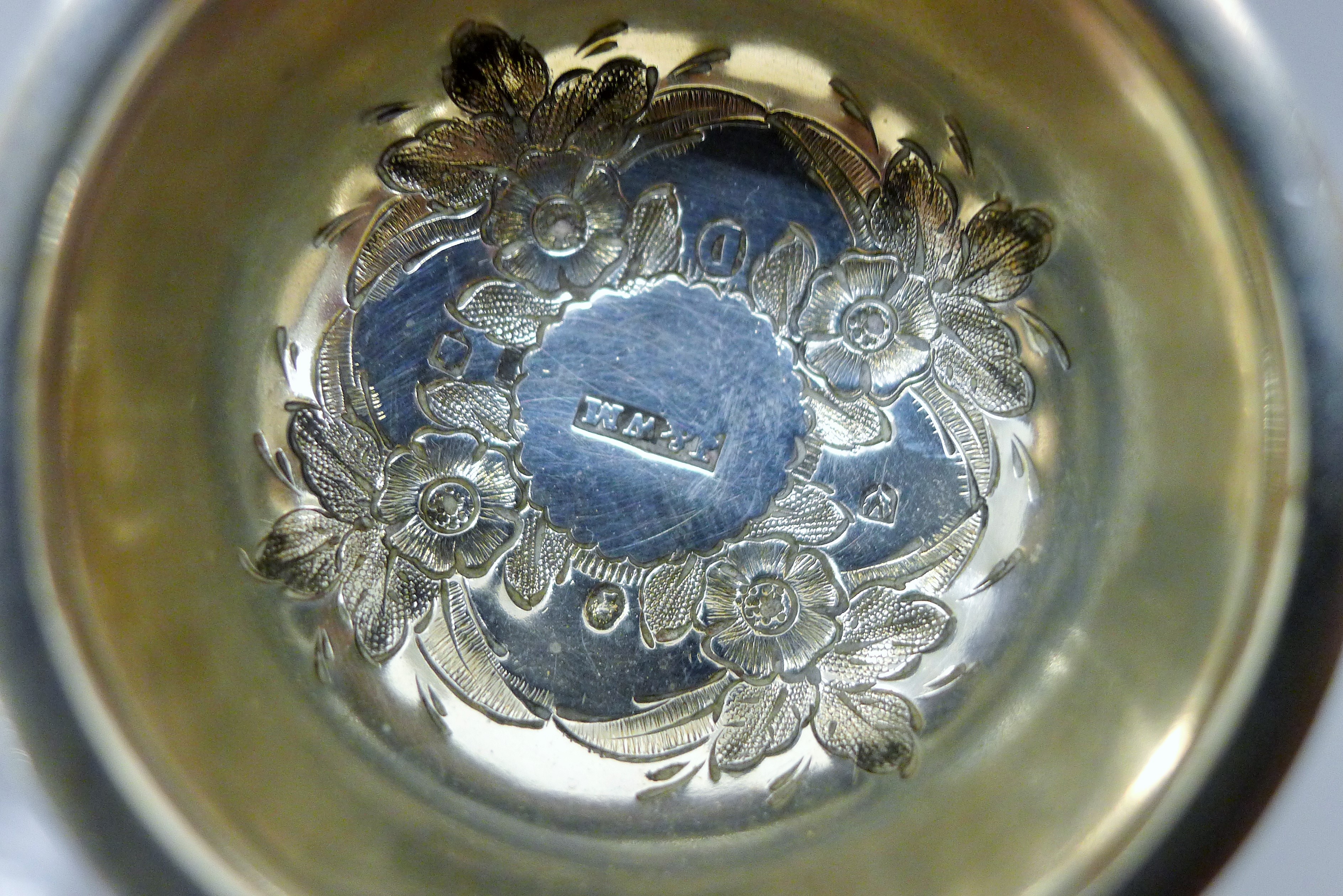 A quantity of various silver toddy ladles. The largest 20 cm long. - Image 6 of 7