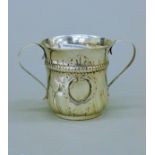 A Georgian silver porringer. 8 cm high. 81.9 grammes.