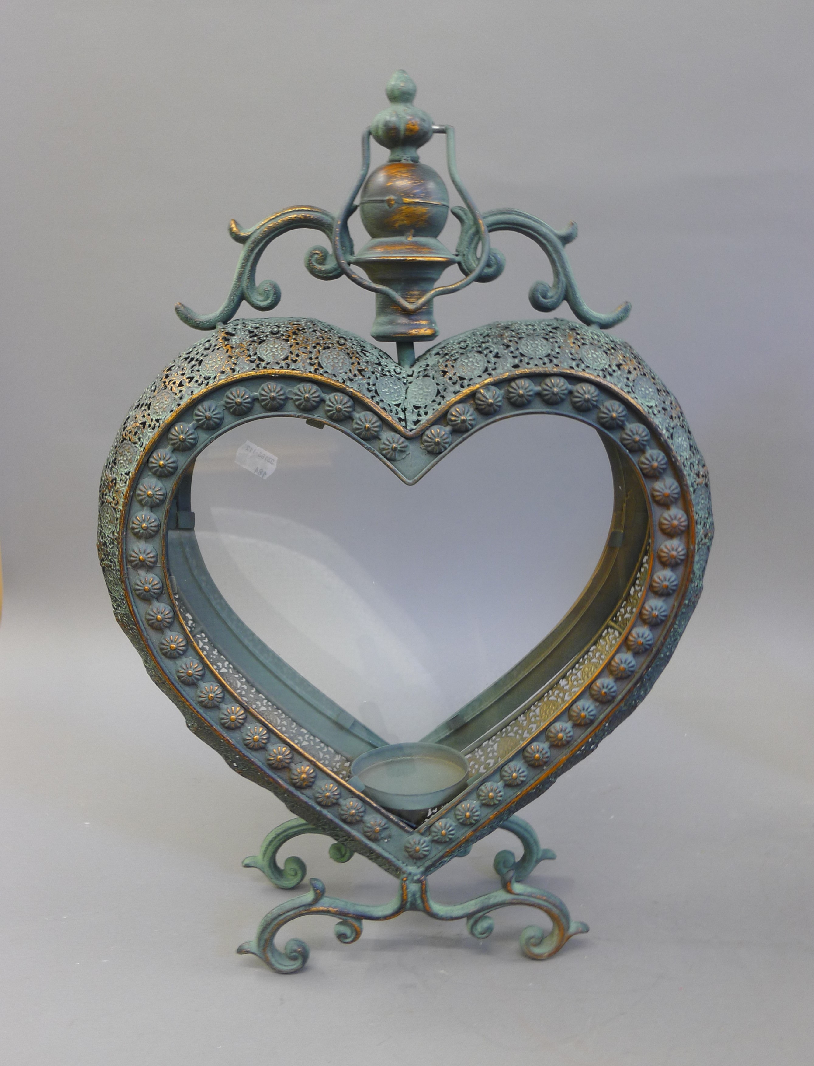 A pair of heart form lanterns. 53 cm high. - Image 2 of 3