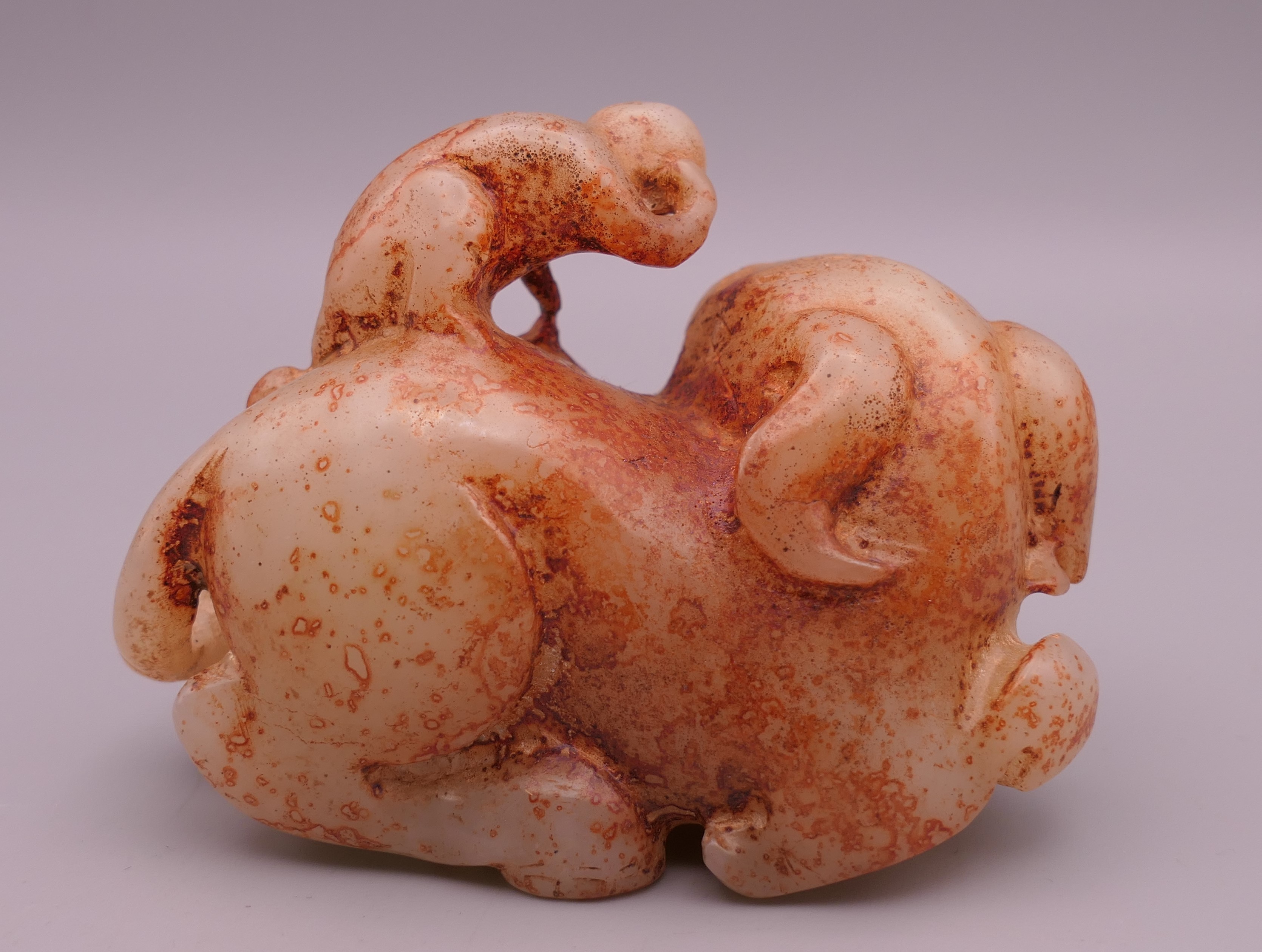 A jade elephant and monkey. 9 cm long. - Image 2 of 3