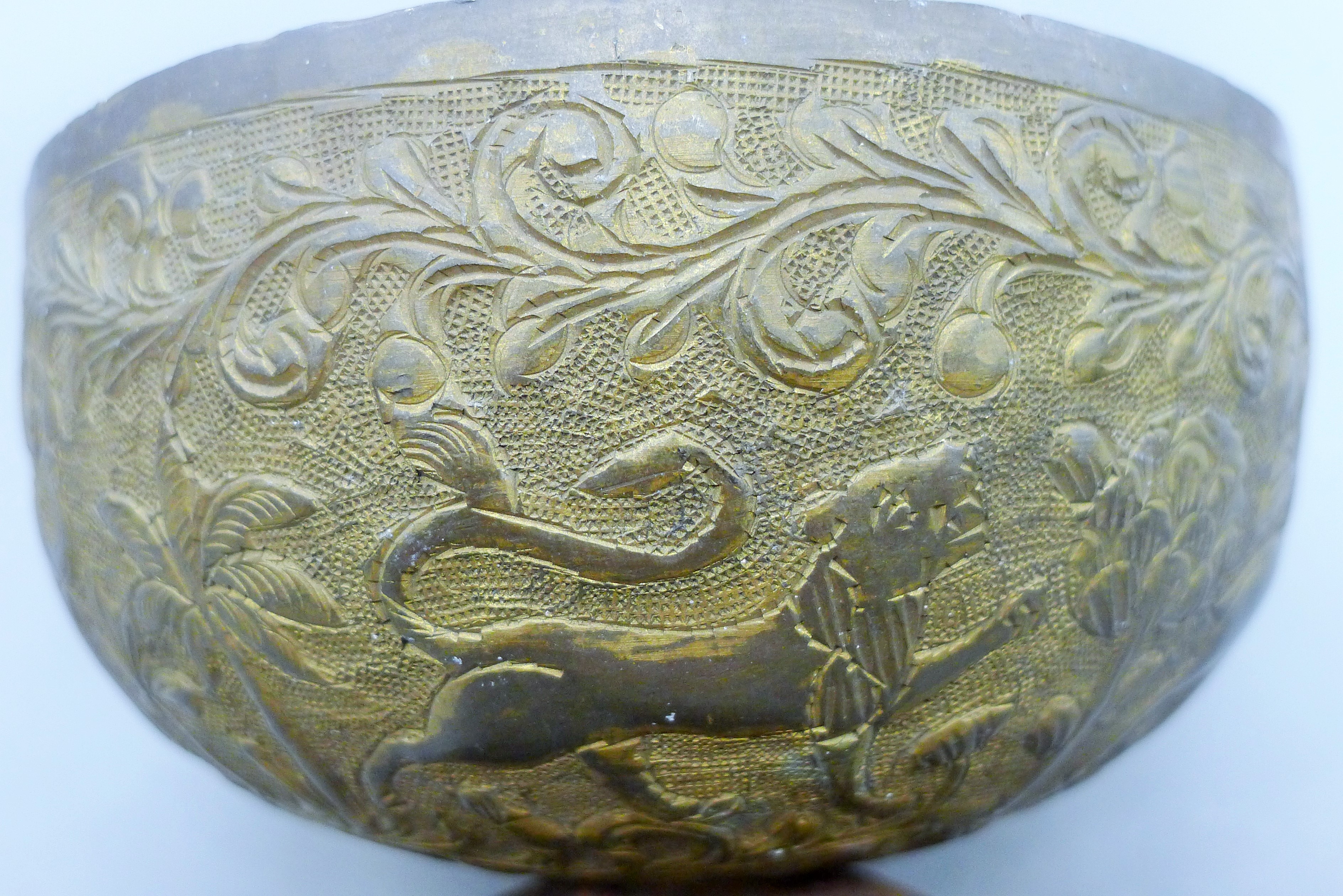 Two Asian temple offering bowls. Each 11.5 cm diameter. - Image 7 of 9