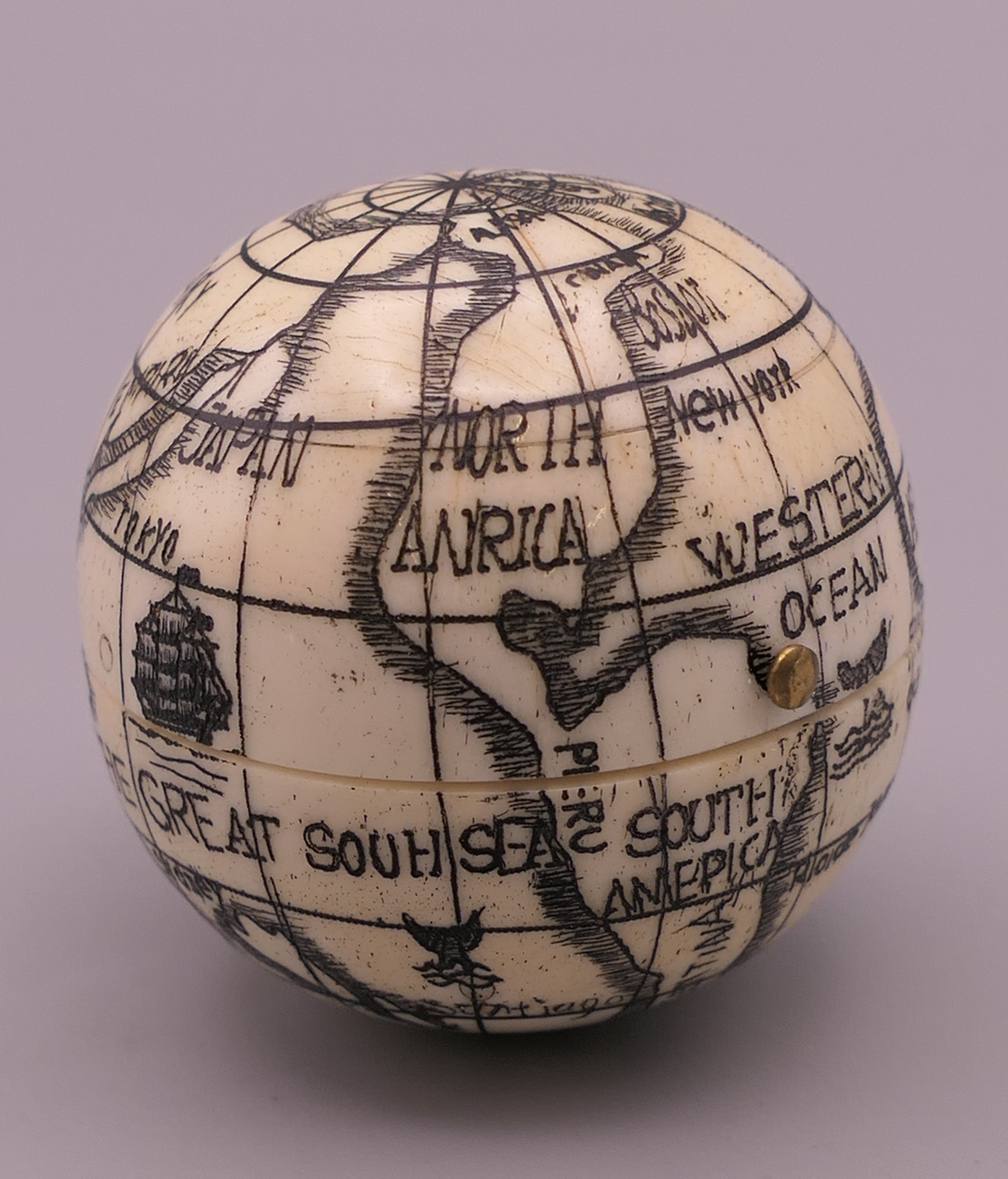 A bone globe compass. 4 cm high. - Image 3 of 3