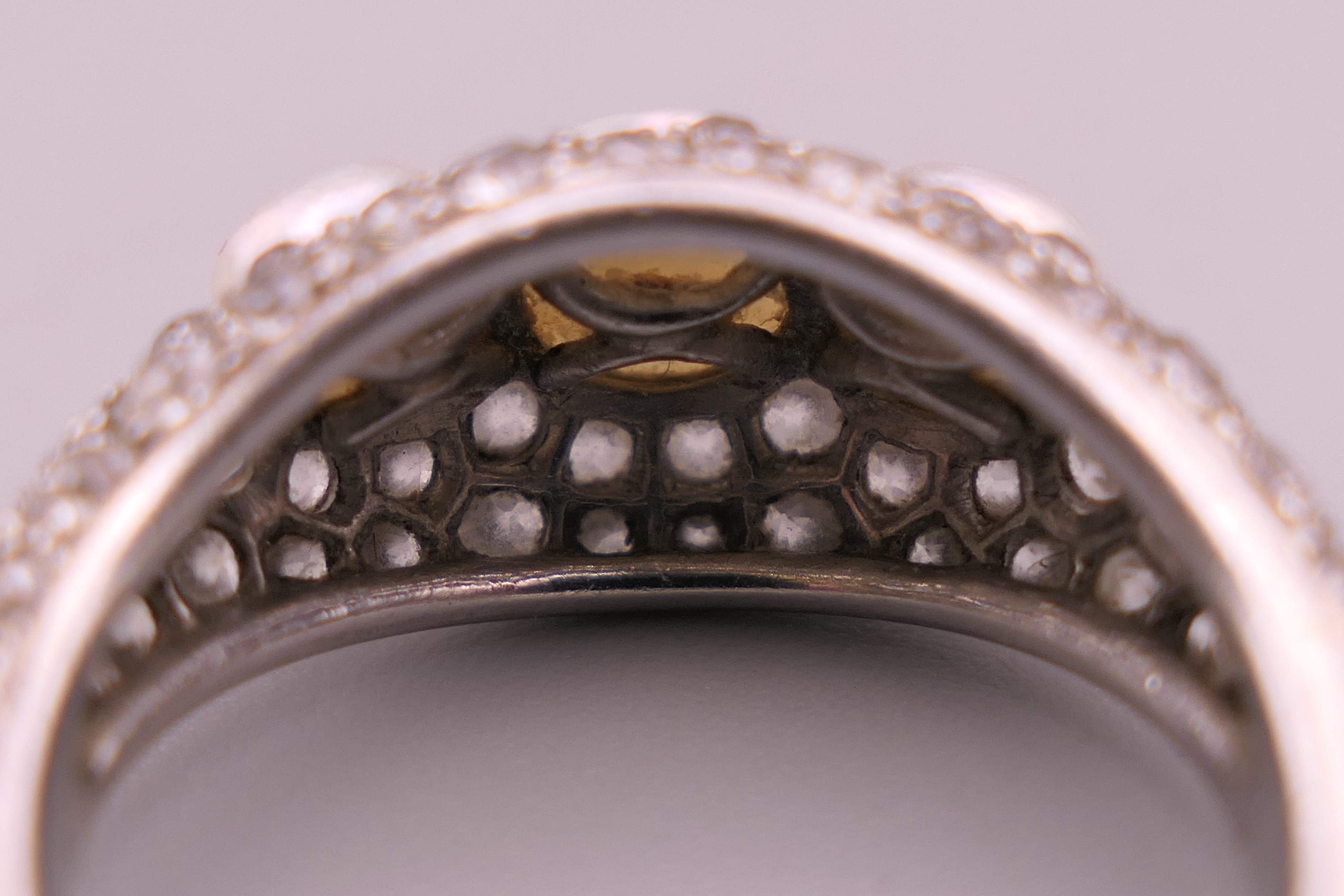 An unmarked white gold or platinum diamond and pearl ring. Ring size I/J. 5.6 grammes total weight. - Image 8 of 12