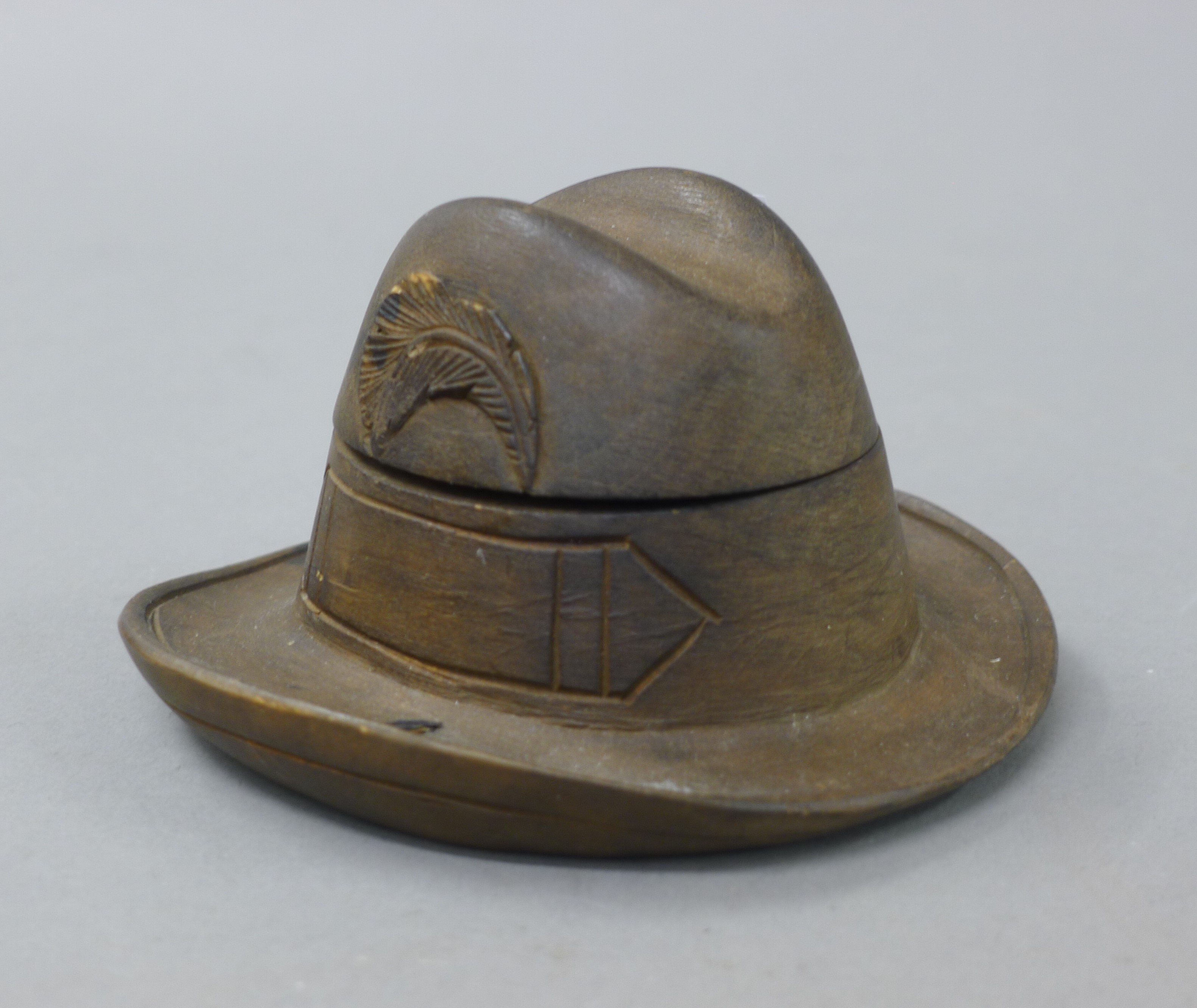 A carved wooden boot form inkwell and a hat form inkwell. The former 13 cm long. - Image 7 of 8