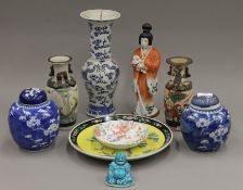 A quantity of various Chinese porcelain.
