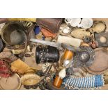 A quantity of various miscellaneous Eastern items.