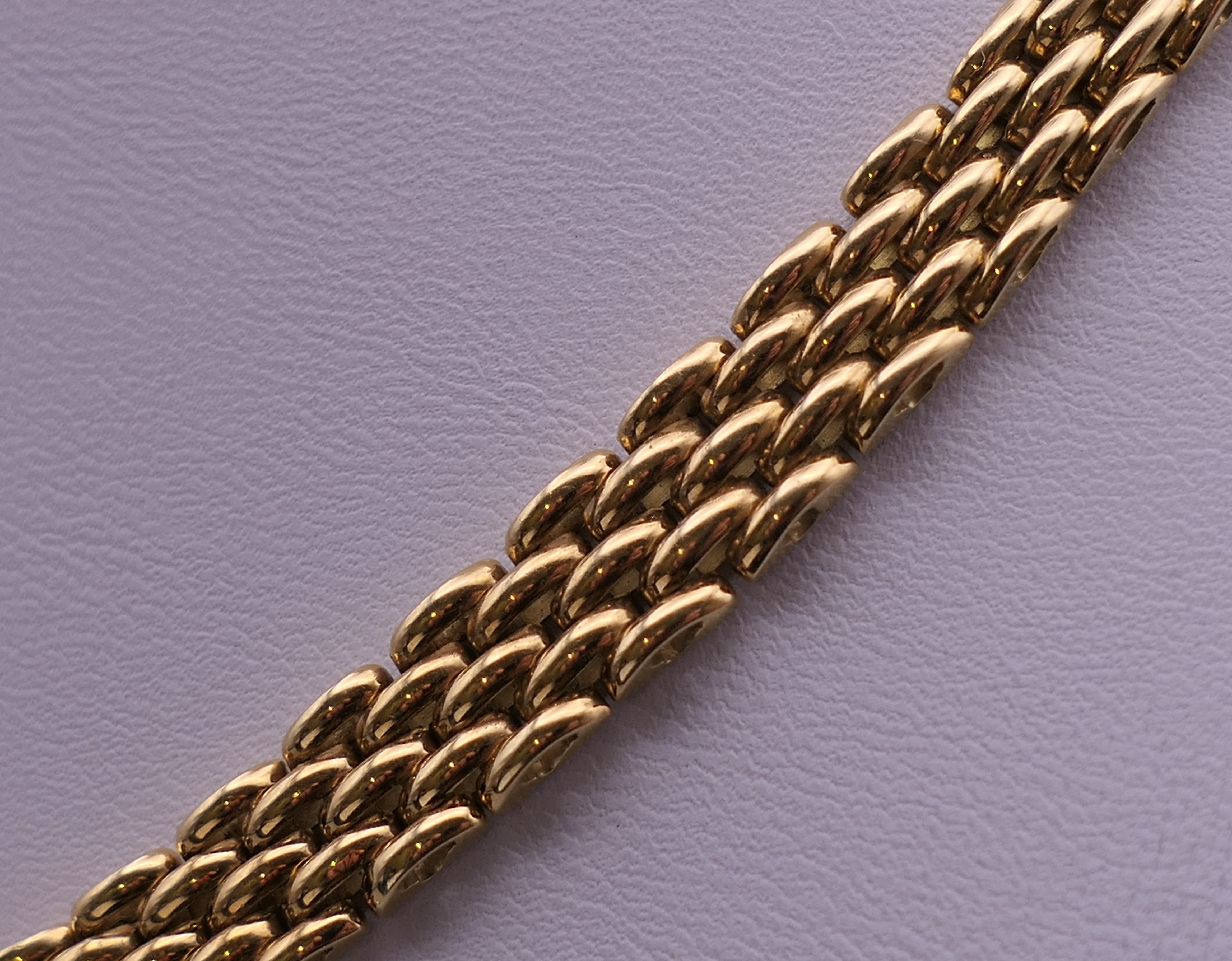 An 18 ct gold diamond necklace. 42 cm long. 68.2 grammes total weight. - Bild 4 aus 4