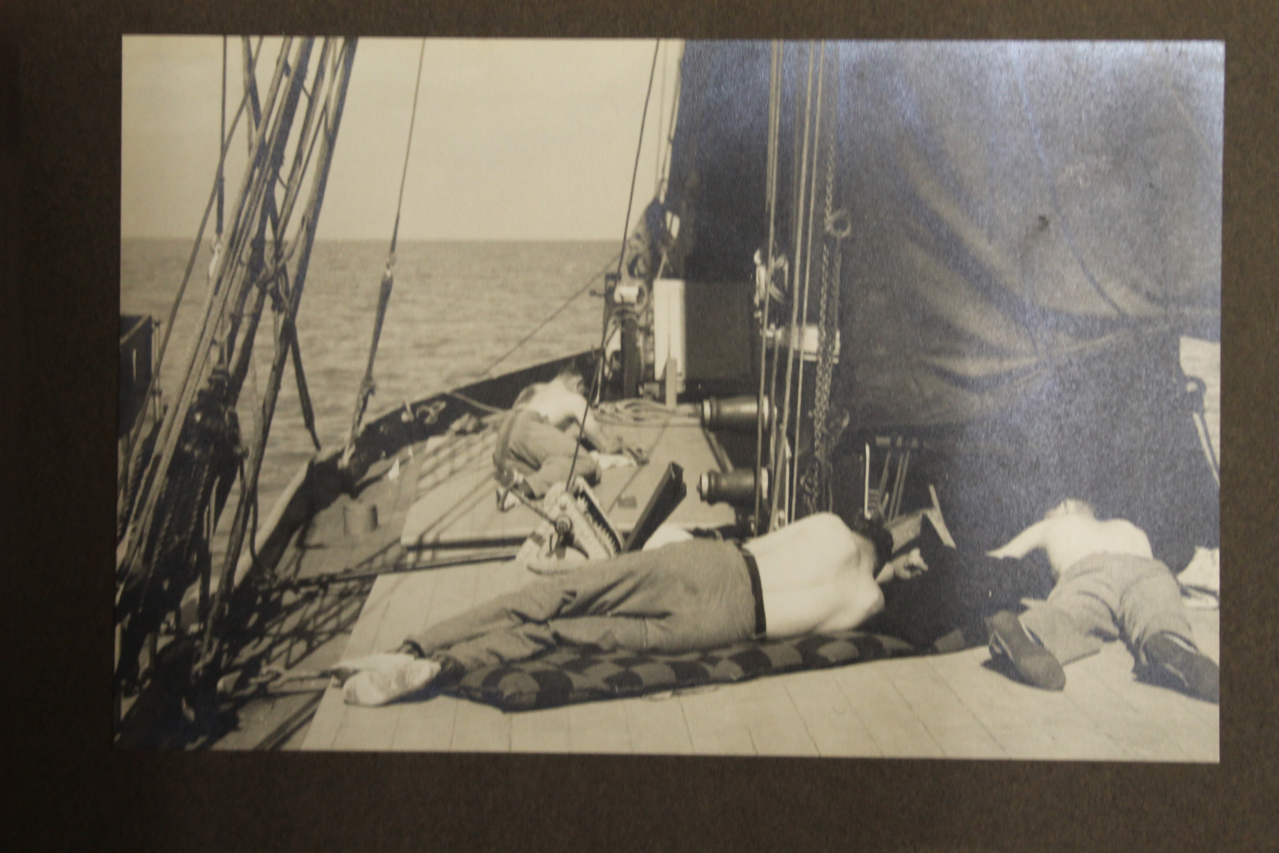 A landscape folio photo album, Sailing in August 1934 on the Yacht Pliimmon, - Bild 6 aus 6