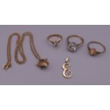 A quantity of 9 ct gold jewellery. 10.3 grammes total weight.