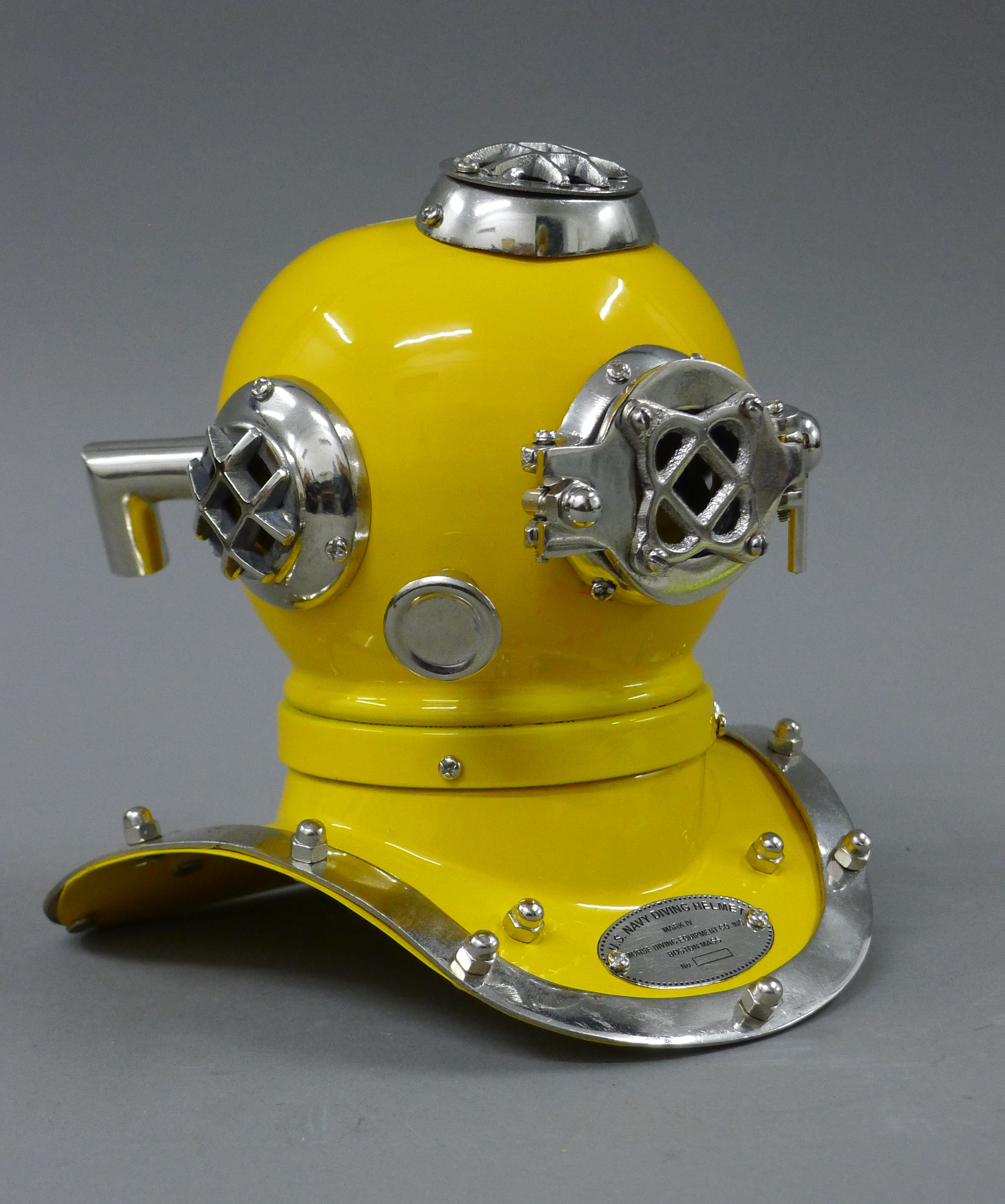 A small model of a diver's helmet. 17 cm high. - Image 2 of 3