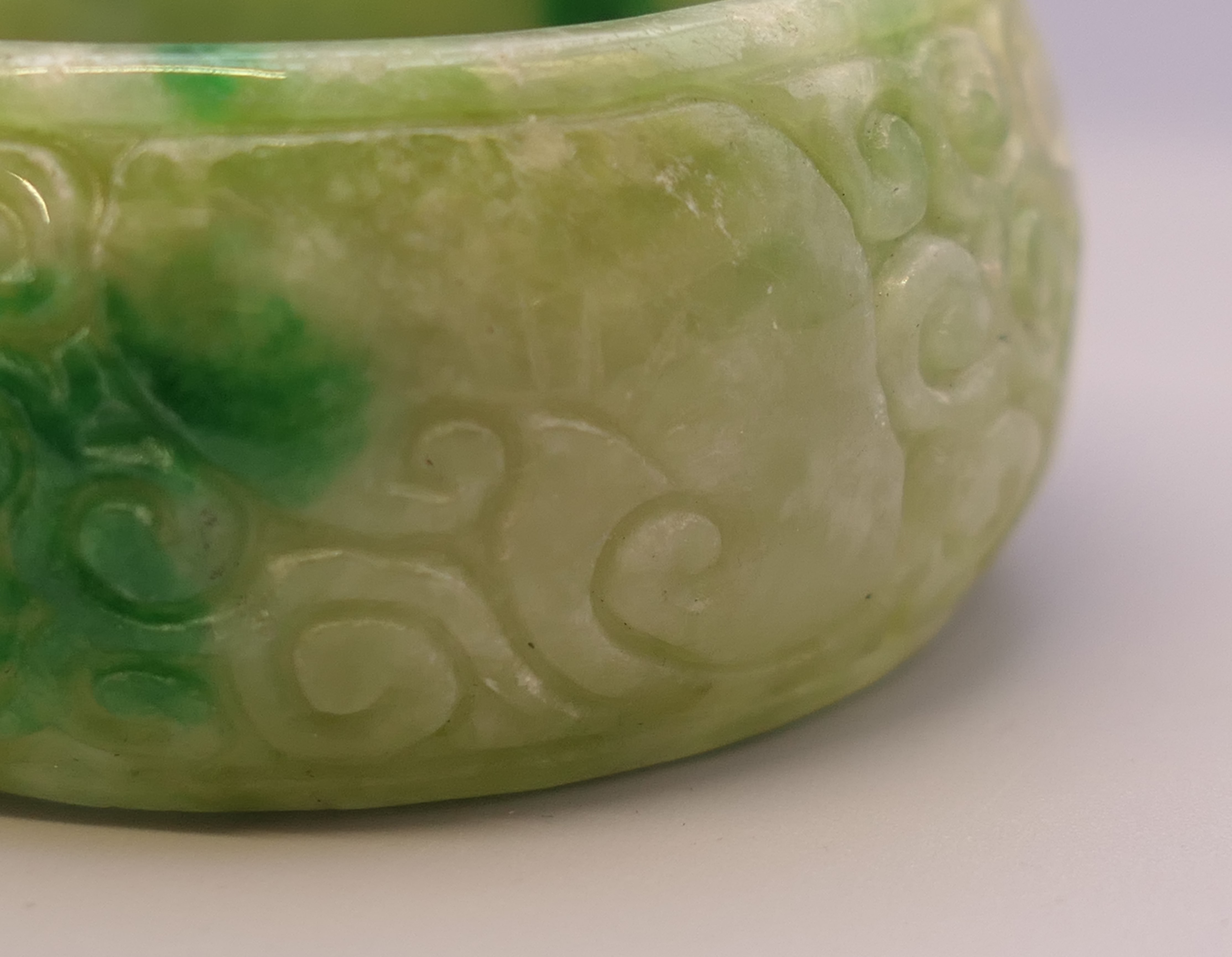 A jade napkin ring. 5 cm diameter. - Image 3 of 3