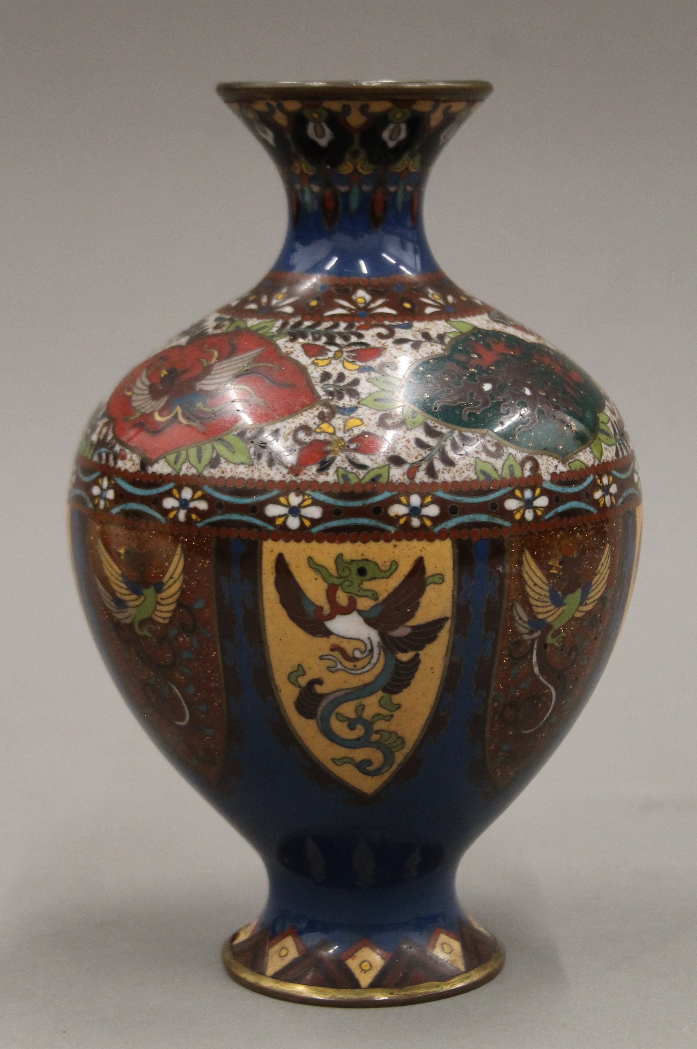 A pair of cloisonne vases. Each 21 cm high. - Image 3 of 4