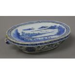 An 18th century Chinese blue and white porcelain warming plate. 19.5 cm wide.