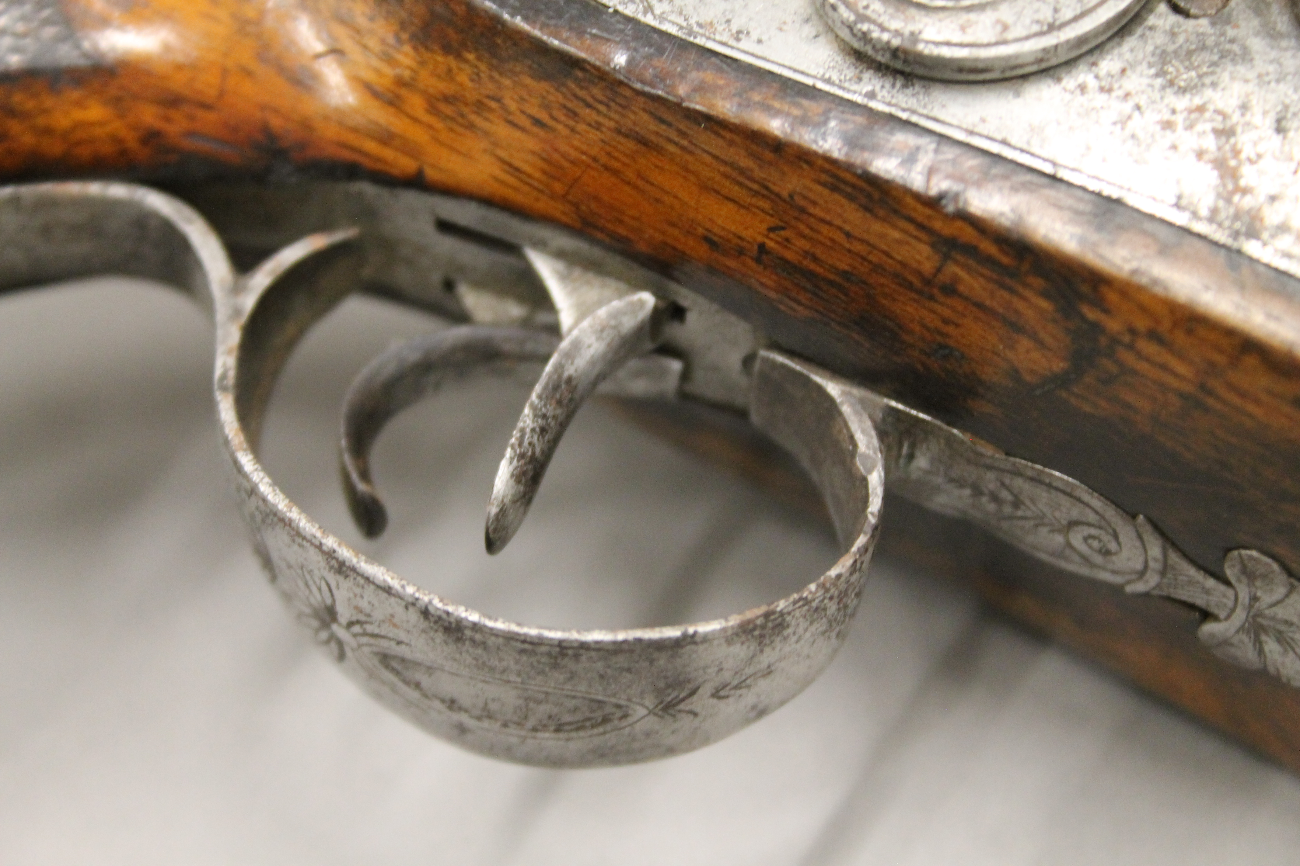 A 19th century double barrel percussion pistol. 31 cm long. - Image 5 of 6