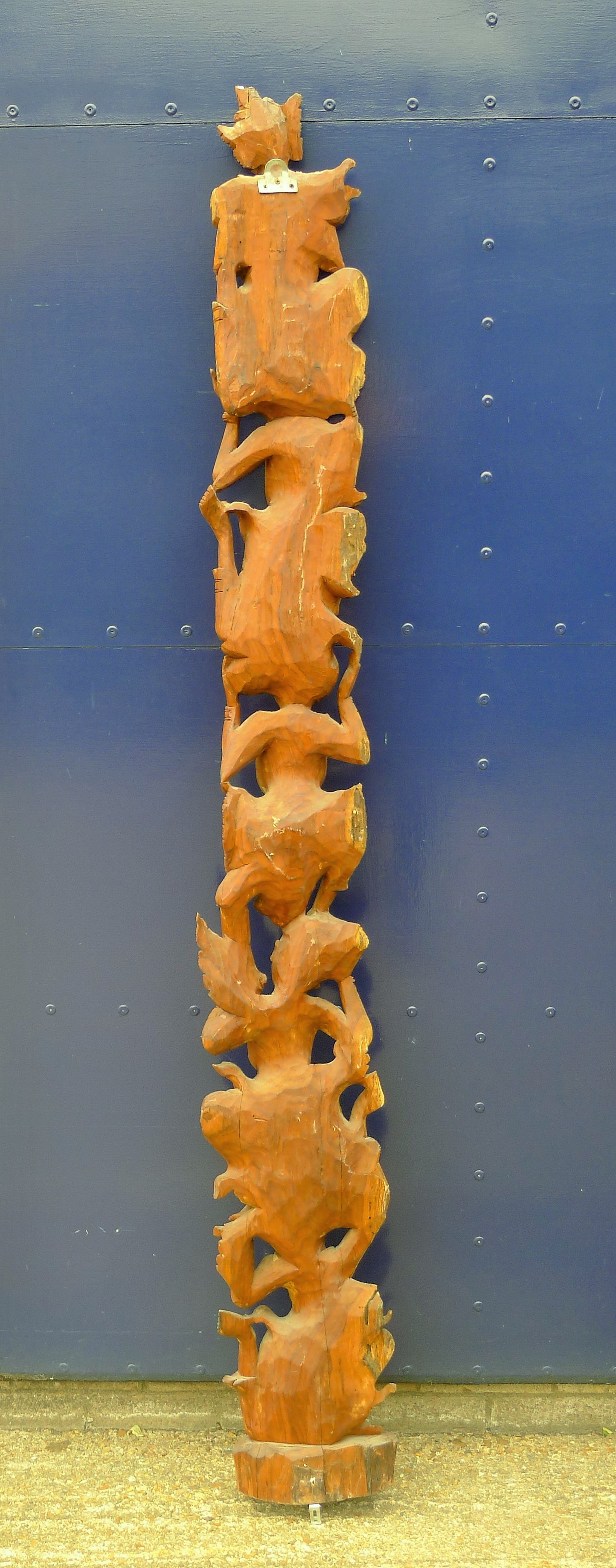 A large Thai wooden figural carving. 206 cm high. - Bild 5 aus 5