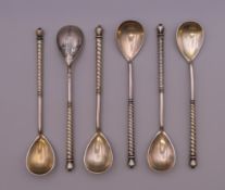 A set of six Russian silver niello teaspoons. 10.5 cm long. 86 grammes.