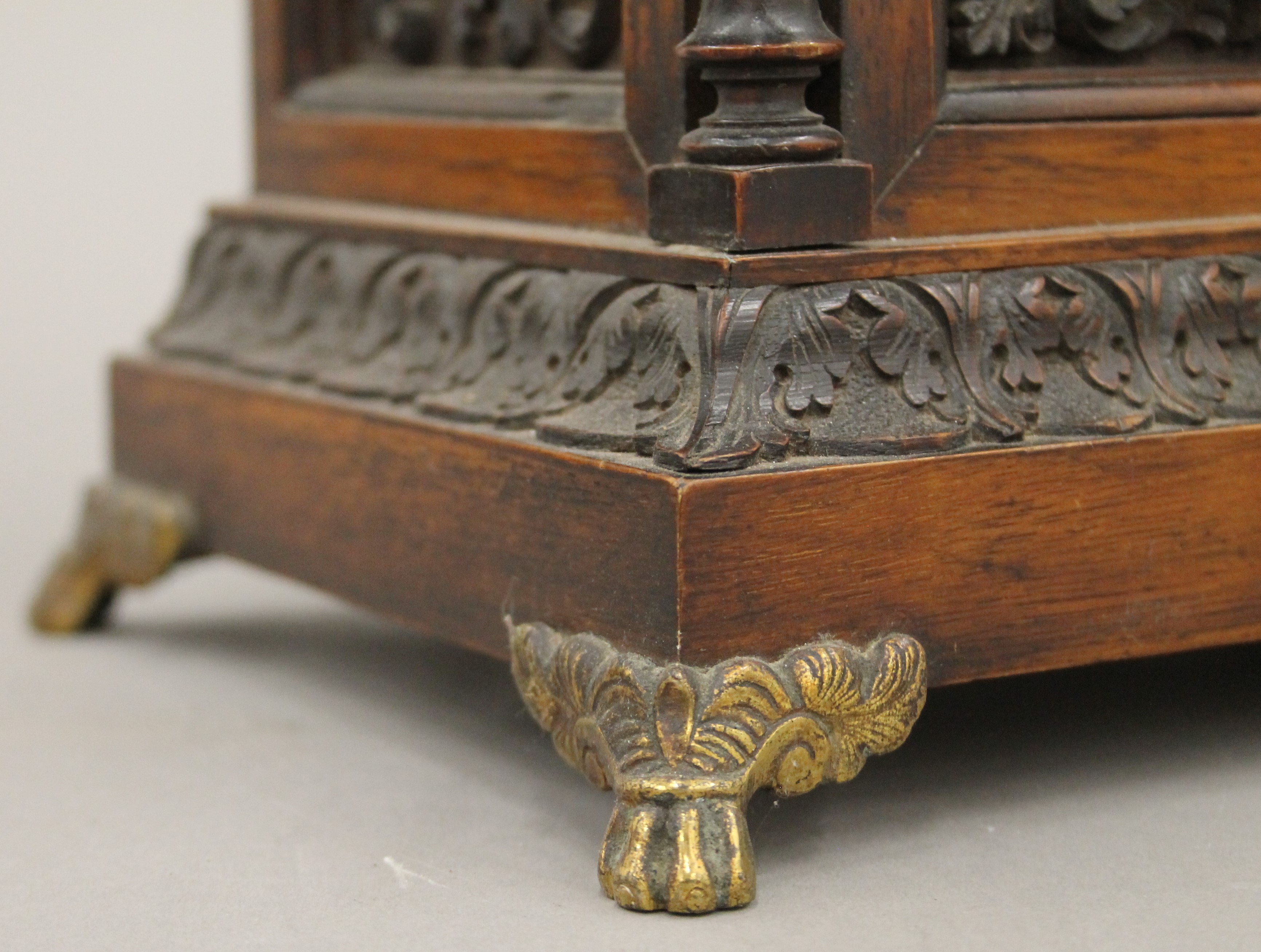 A Victorian walnut mantle clock. 36 cm high. - Image 6 of 8
