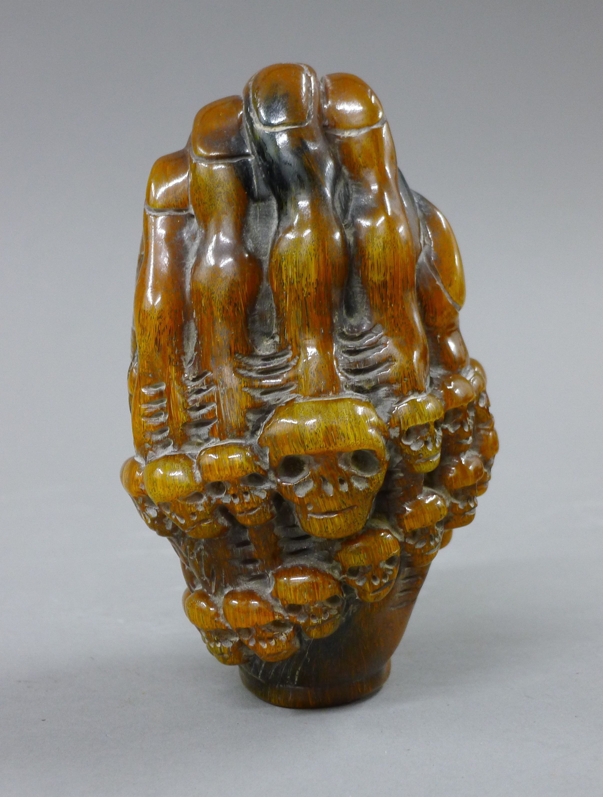 A model of hands and skulls. 14.5 cm high. - Image 3 of 5