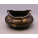 A small Chinese gold splash bronze censer. 4.5 cm wide.