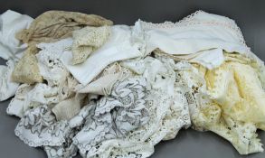 A quantity of vintage linen.