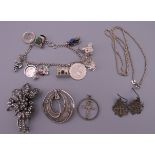 A quantity of silver jewellery. 69.9 grammes total weight.