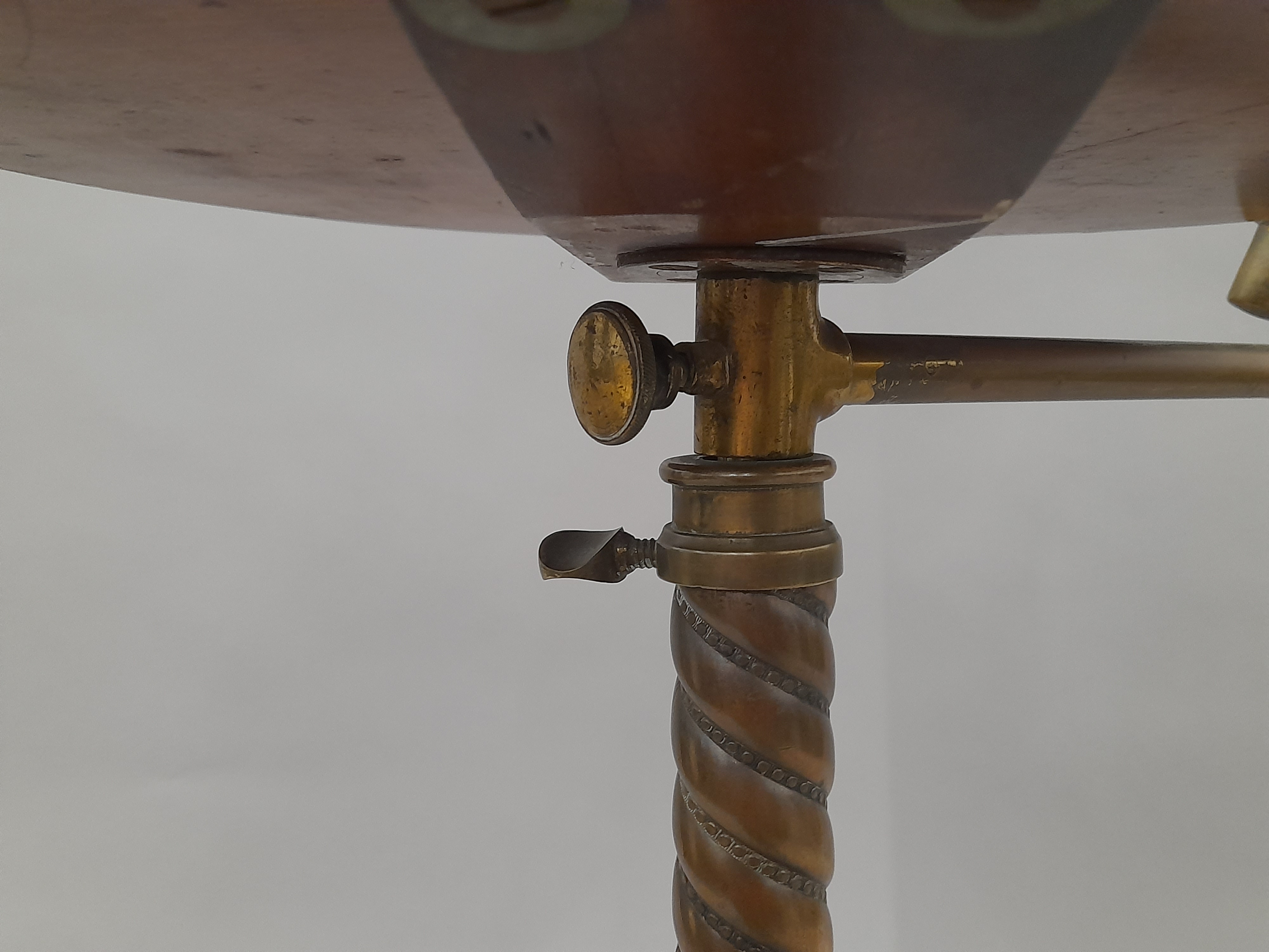 A Victorian telescopic walnut mounted reading stand. - Image 6 of 9