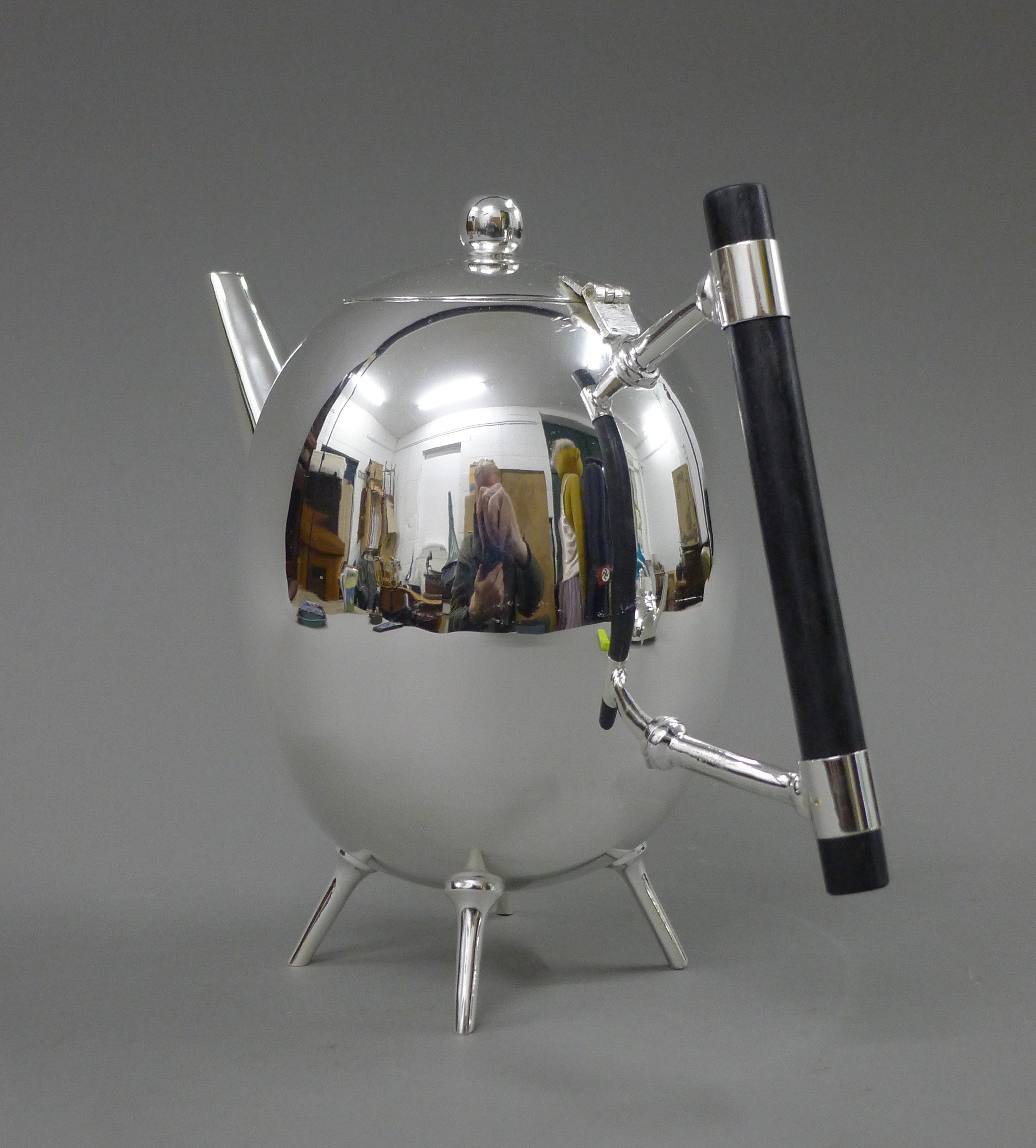A Christopher Dresser style teapot. 18 cm high. - Bild 3 aus 3