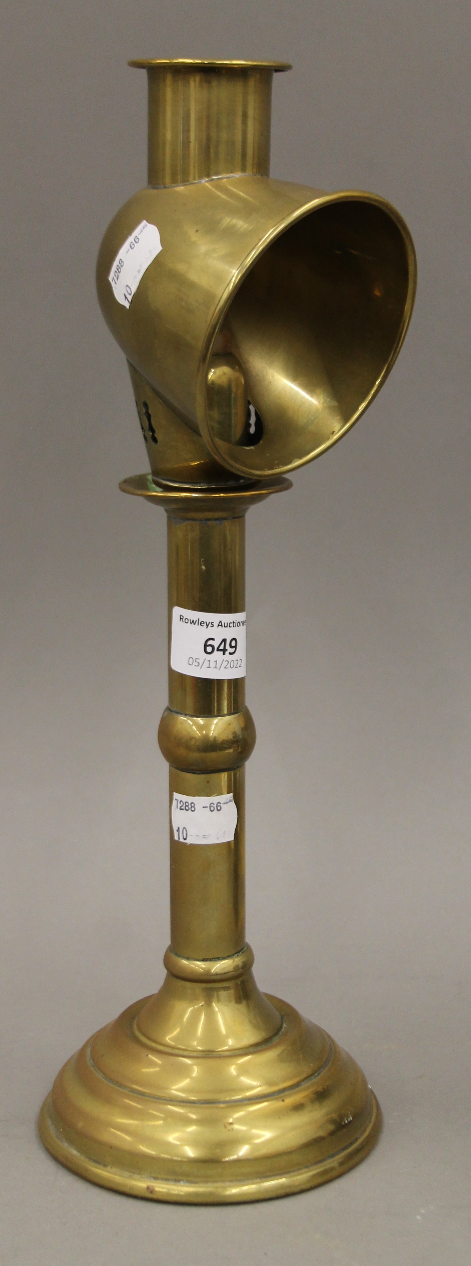 A brass student's lamp. 34 cm high. - Image 3 of 5