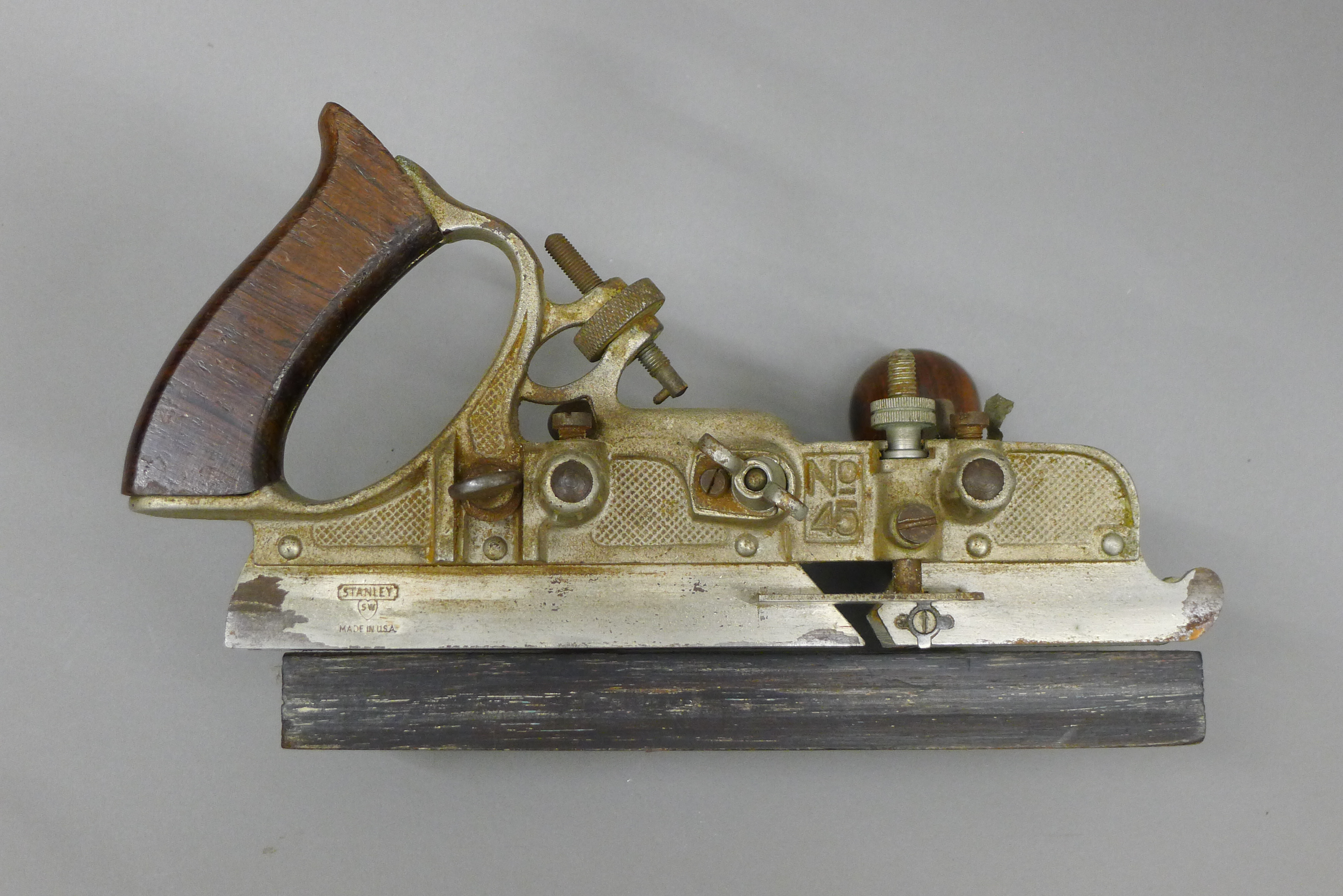 A Stanley plane with various accessories. - Image 3 of 6