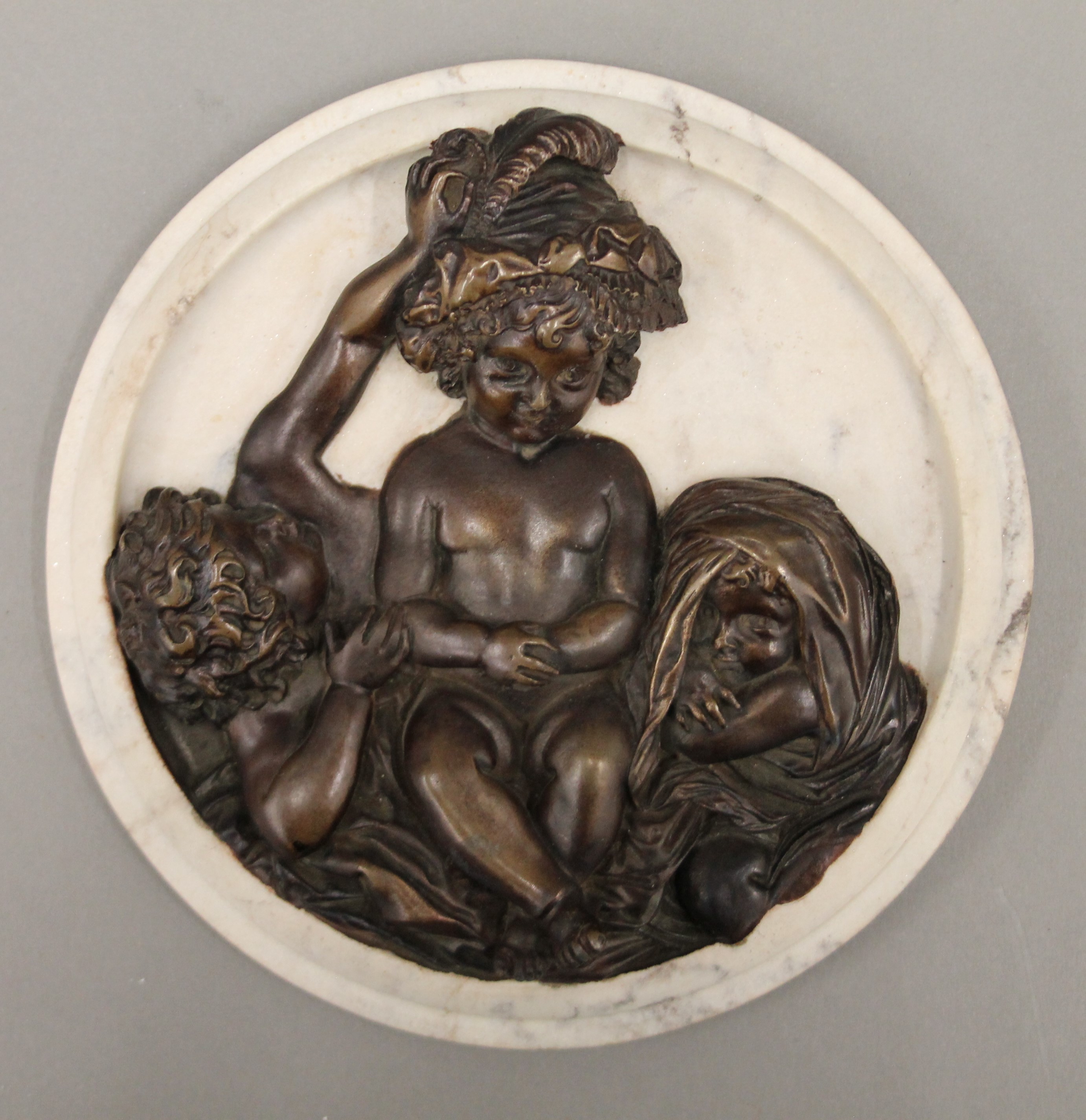 A pair of classical style plaques. 18 cm diameter. - Image 2 of 3