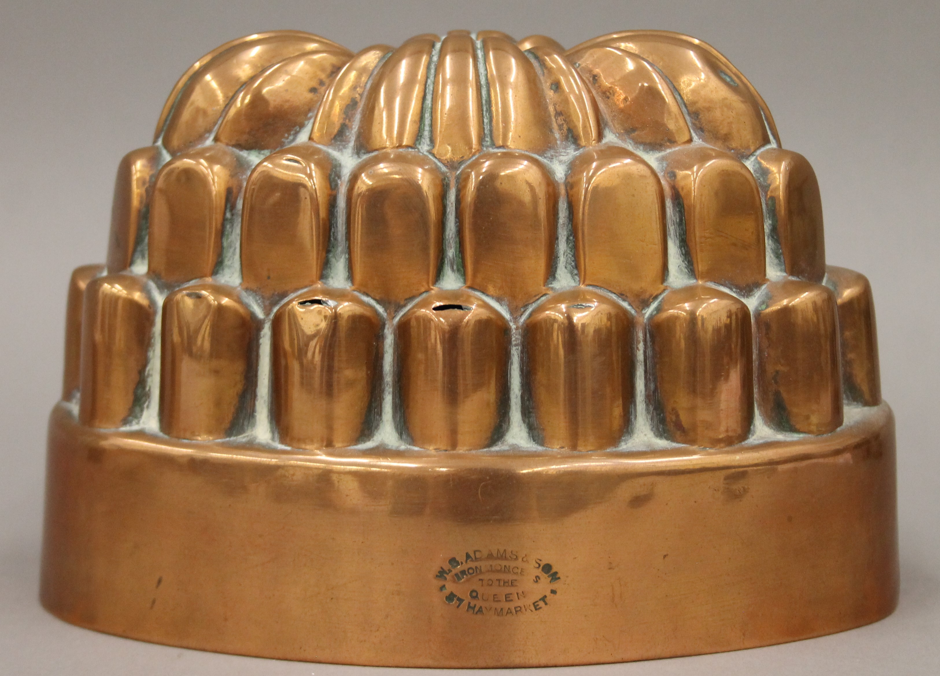 A Victorian copper jelly mould. 16.5 cm long. - Image 2 of 4