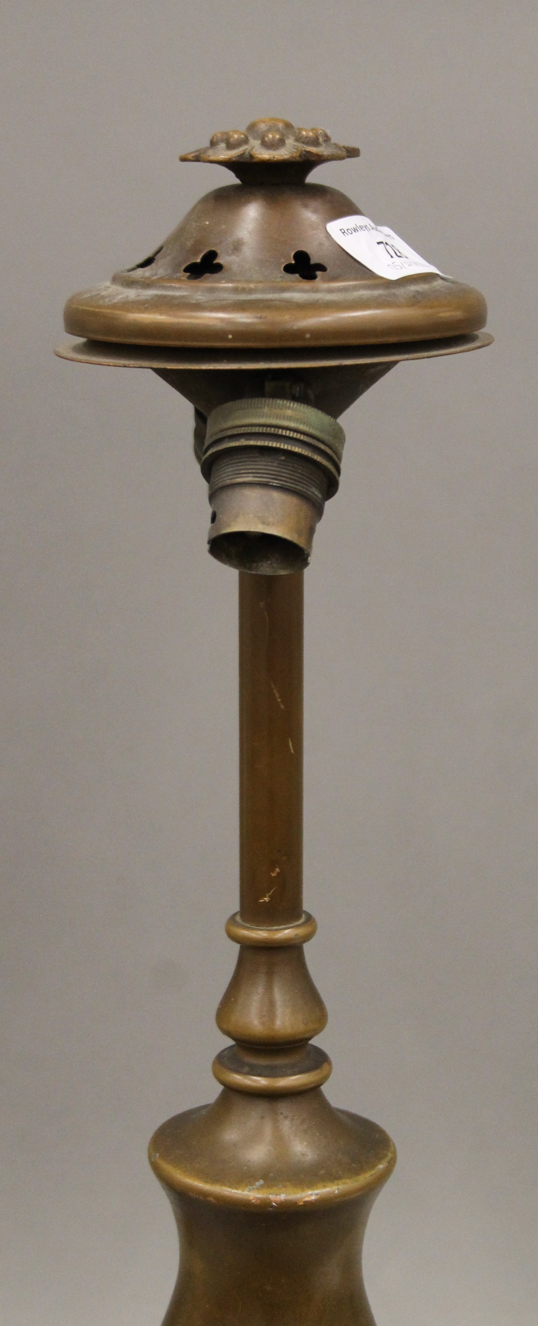 An Art Nouveau lamp. 57 cm high. - Image 2 of 4