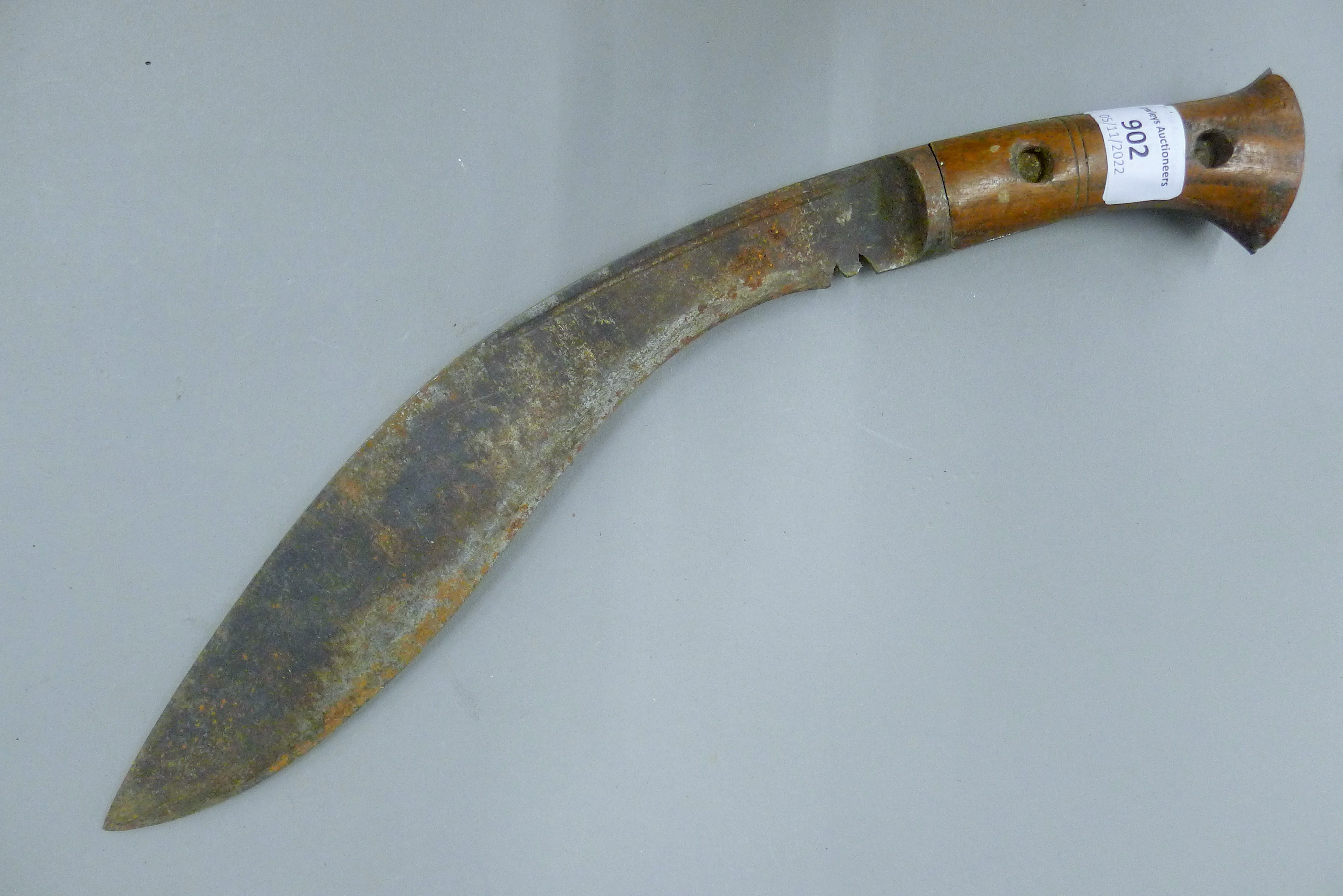 A bone inset wooden handled kukri in scabbard and two other kukris. The former 46.5 cm long. - Image 5 of 7