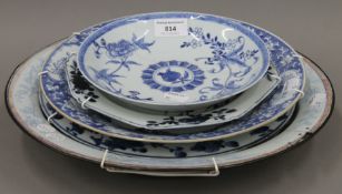 Five 18th/19th century Chinese blue and white porcelain plates. The largest 35 cm diameter.