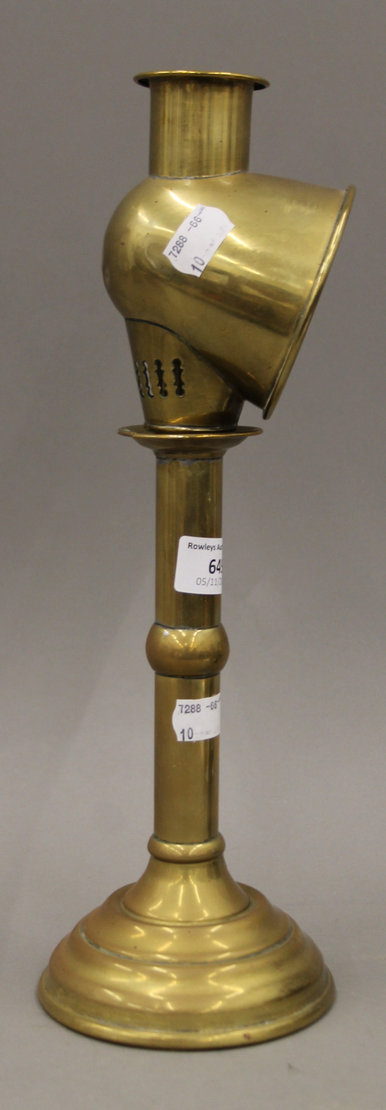 A brass student's lamp. 34 cm high. - Image 4 of 5